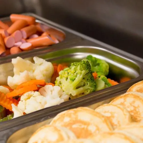 Restaurant/places to eat in Rich Hotel