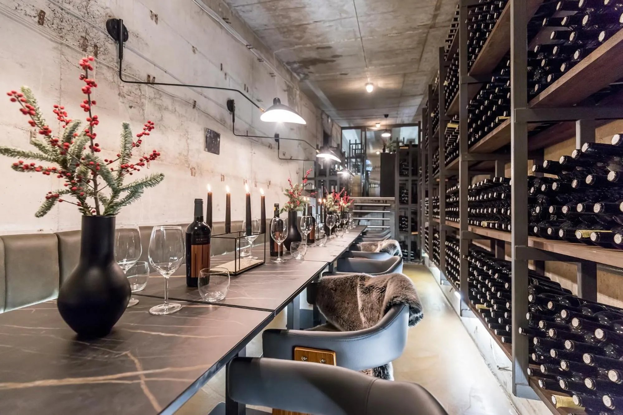 Restaurant/places to eat in MM House - self check-in