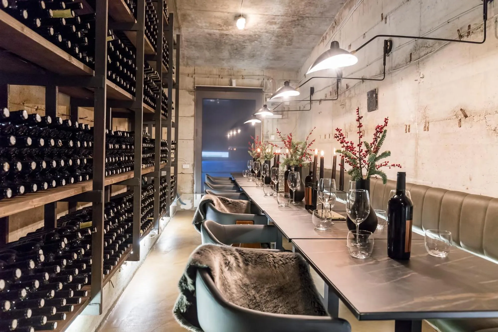 Restaurant/places to eat in MM House - self check-in