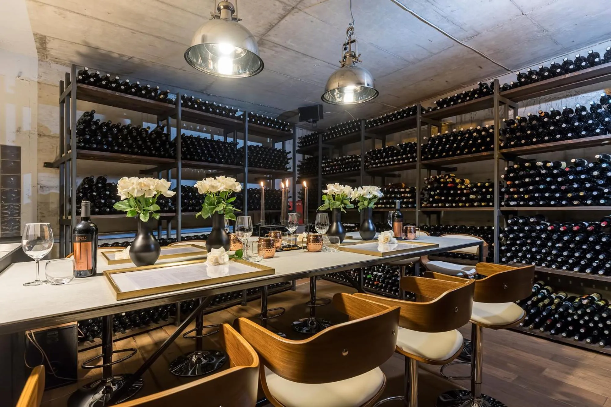 Restaurant/places to eat in MM House - self check-in