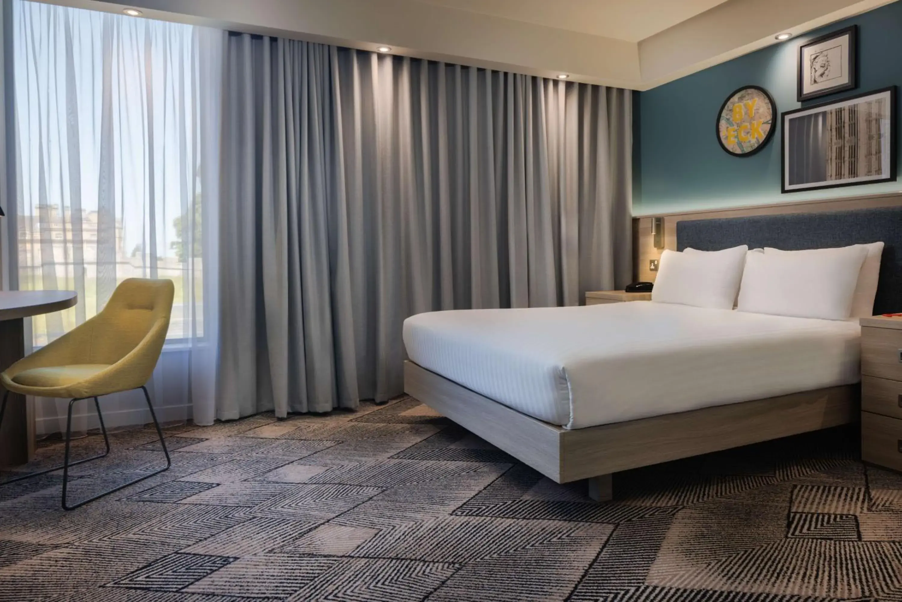 Queen Room - Mobility Access in Hampton by Hilton York Queen Room - Mobility Access in Hampton by Hilton York