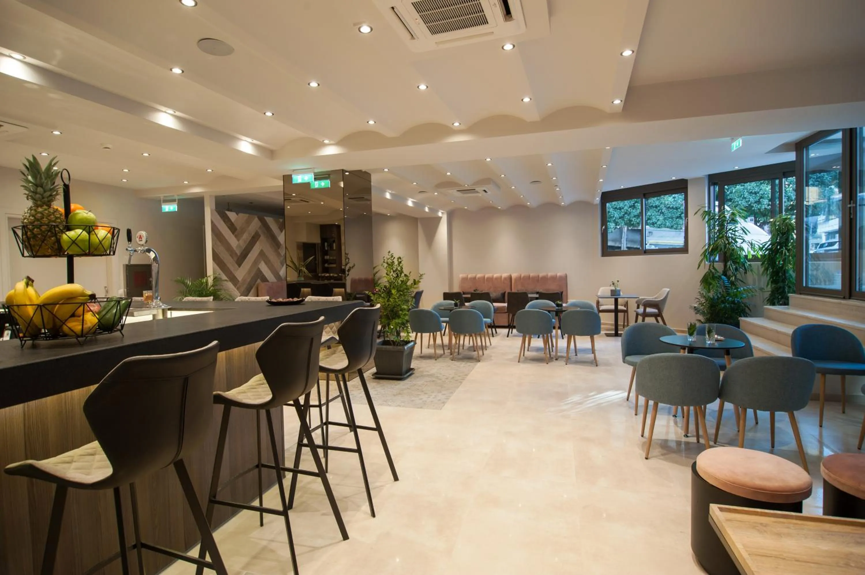 Restaurant/places to eat in Athens Platinum Rooms and Suites