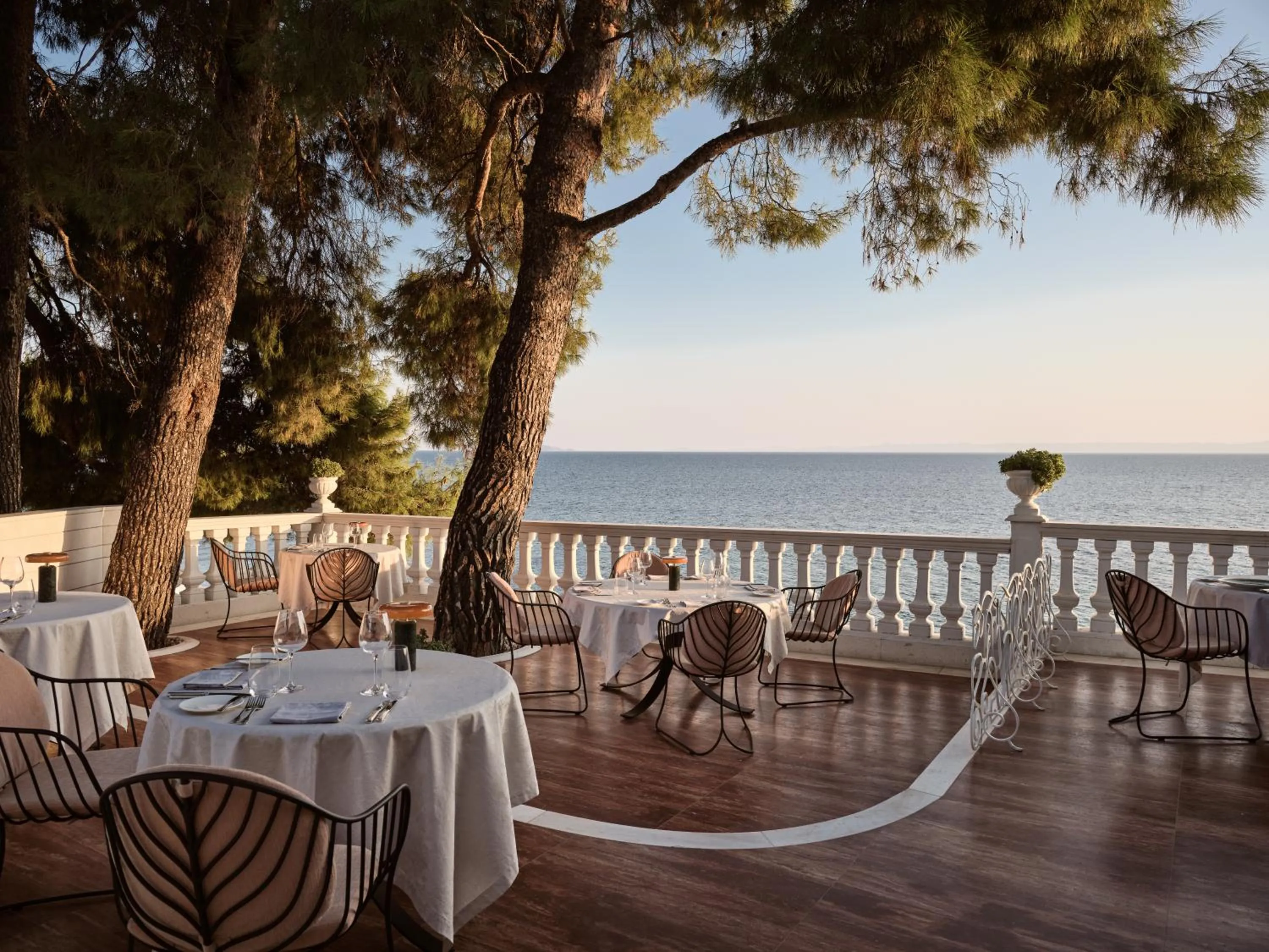 Restaurant/places to eat in The Danai