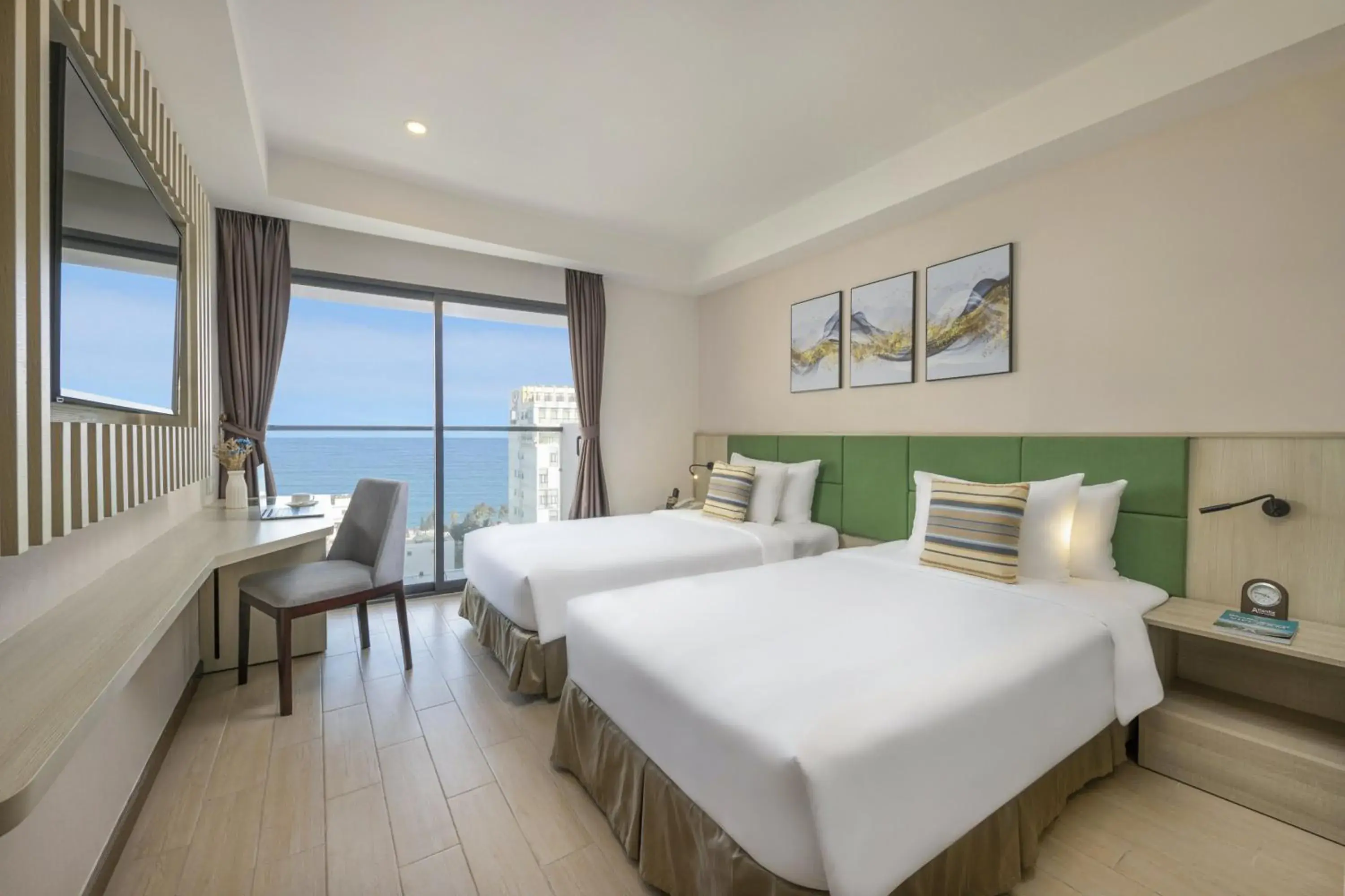 Deluxe Sea View with Balcony in Atlantic Nha Trang Hotel Deluxe Sea View with Balcony in Atlantic Nha Trang Hotel