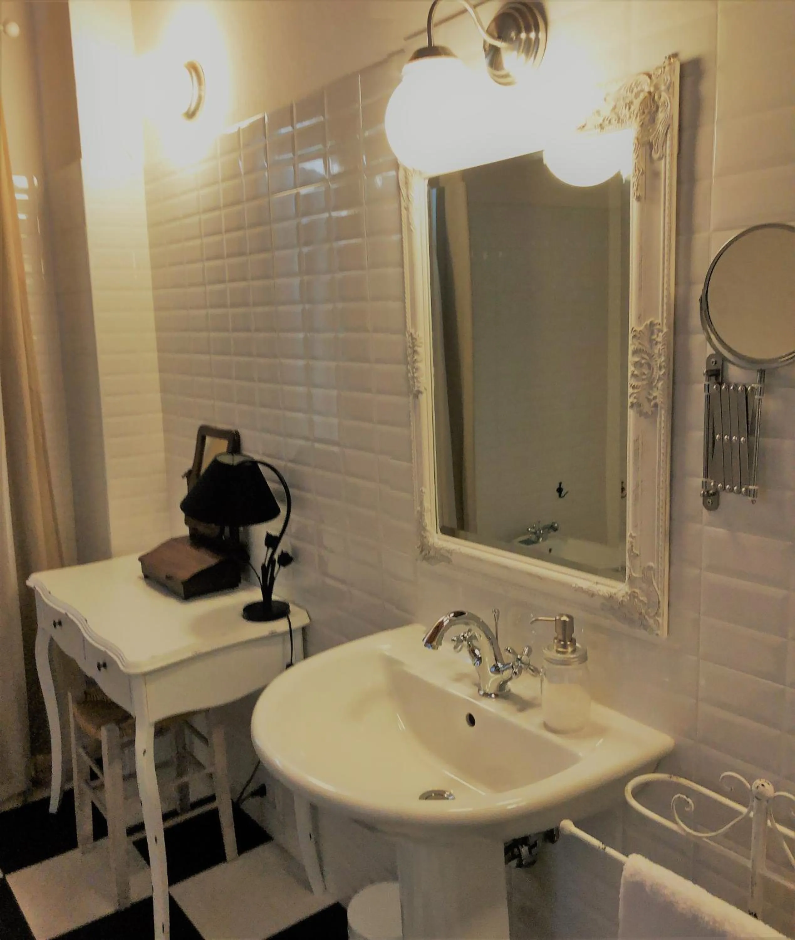 Bathroom in Il Contado -room and breakfast-
