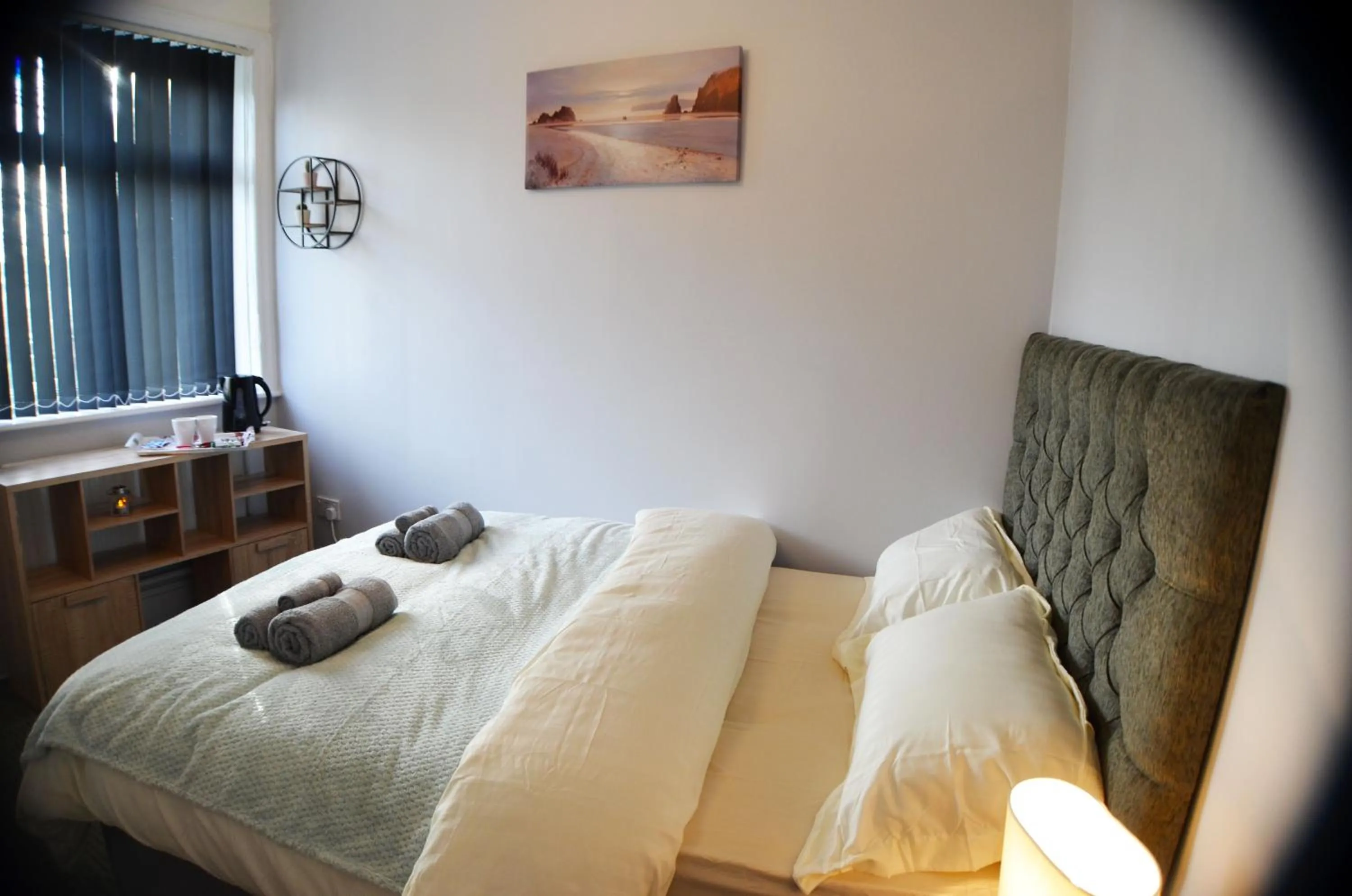 Bedroom, Bed in Gorton Mount Hotel Manchester