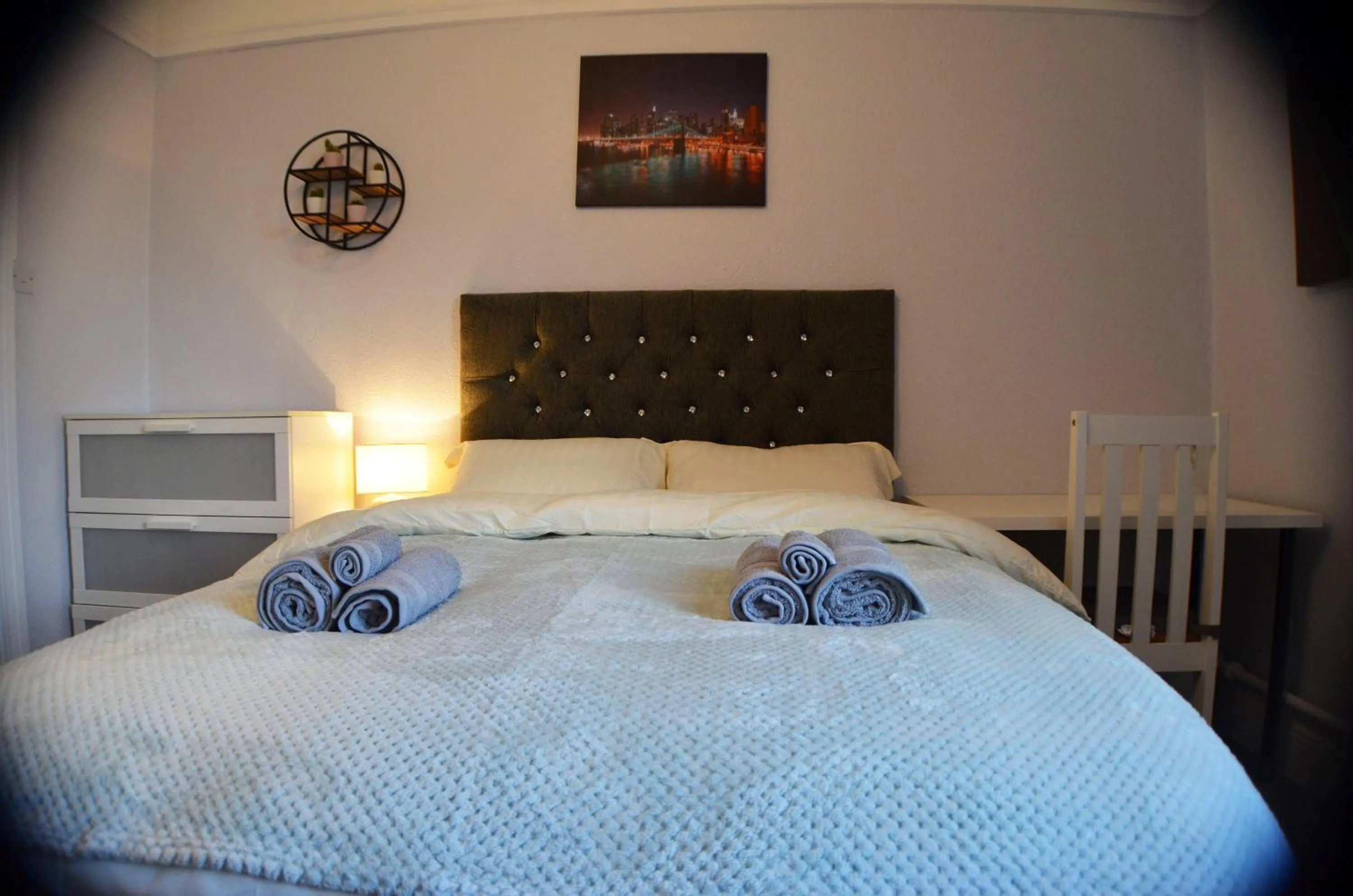 Bedroom, Bed in Gorton Mount Hotel Manchester