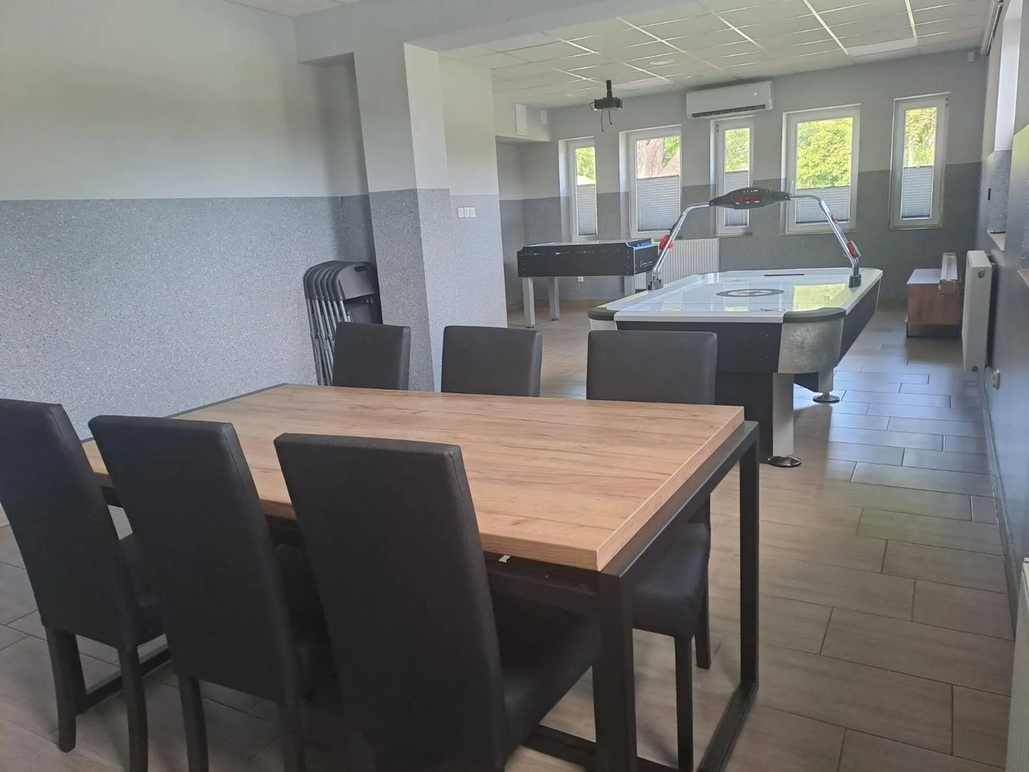 Communal lounge/ TV room in Dom Wycieczkowy "Na stadionie"