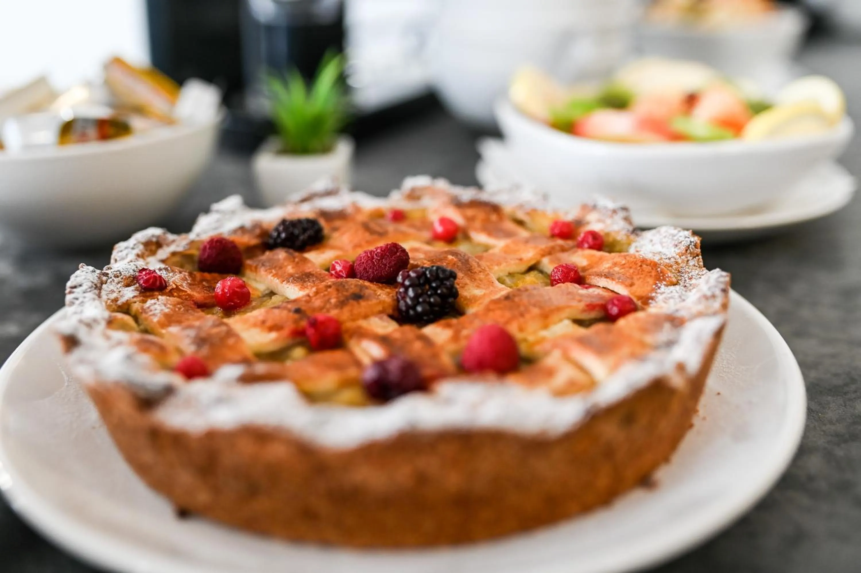 Restaurant/places to eat in Garni Hotel Dash