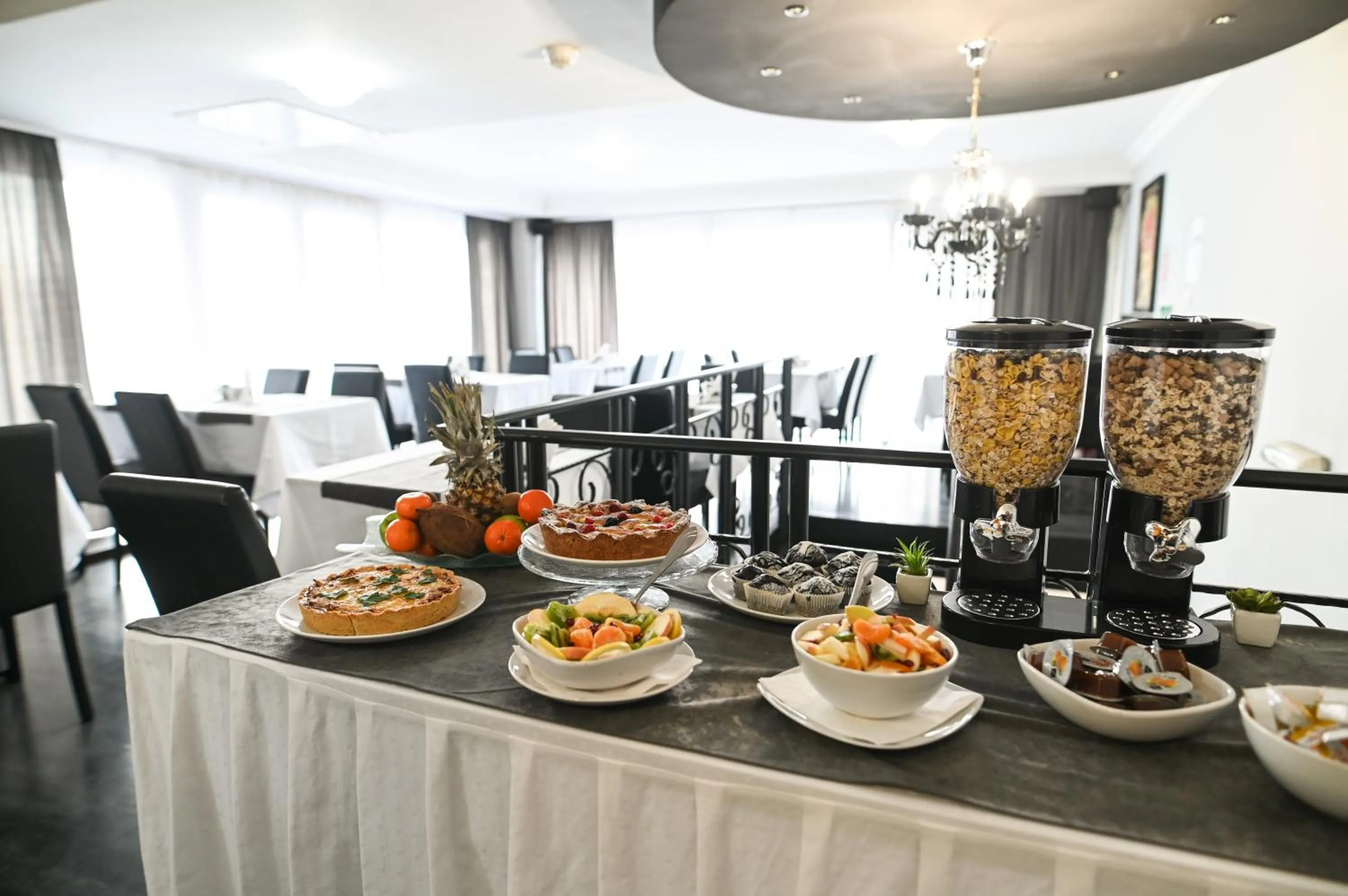 Food and drinks in Garni Hotel Dash