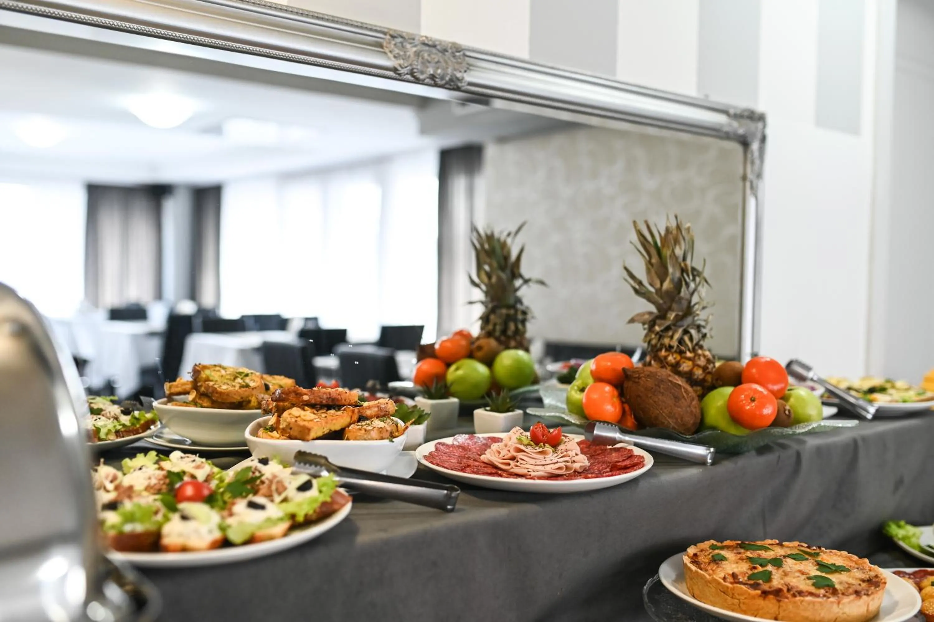 Food in Garni Hotel Dash