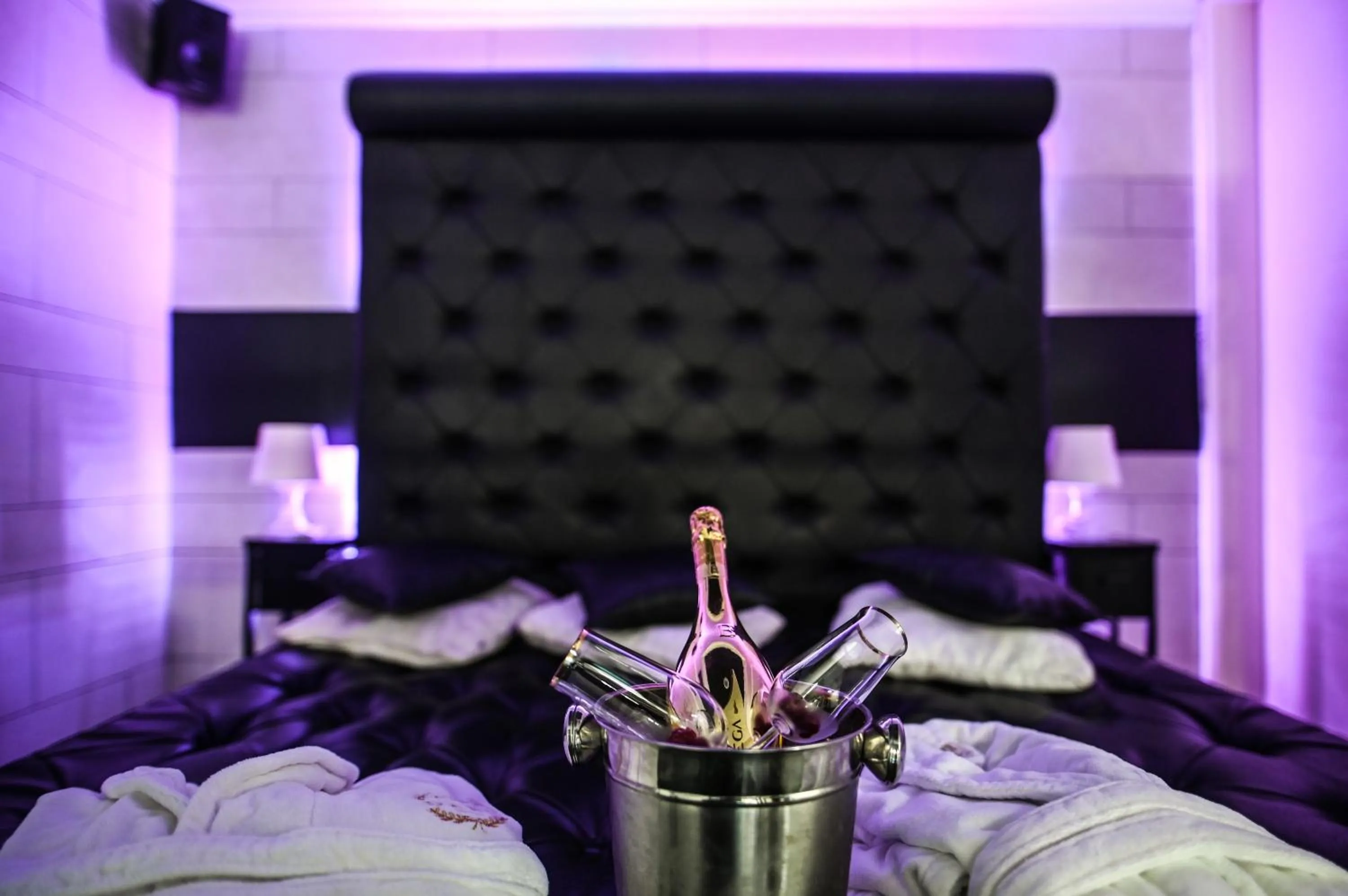 Massage, Bed in Garni Hotel Dash