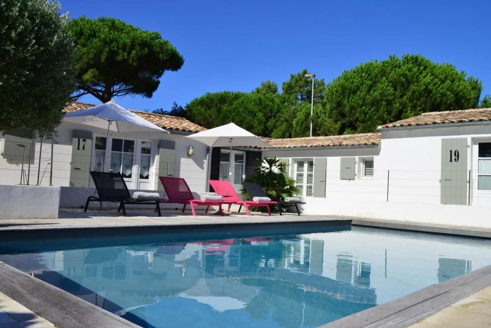Facade/entrance in Hotel Les Bois Flottais