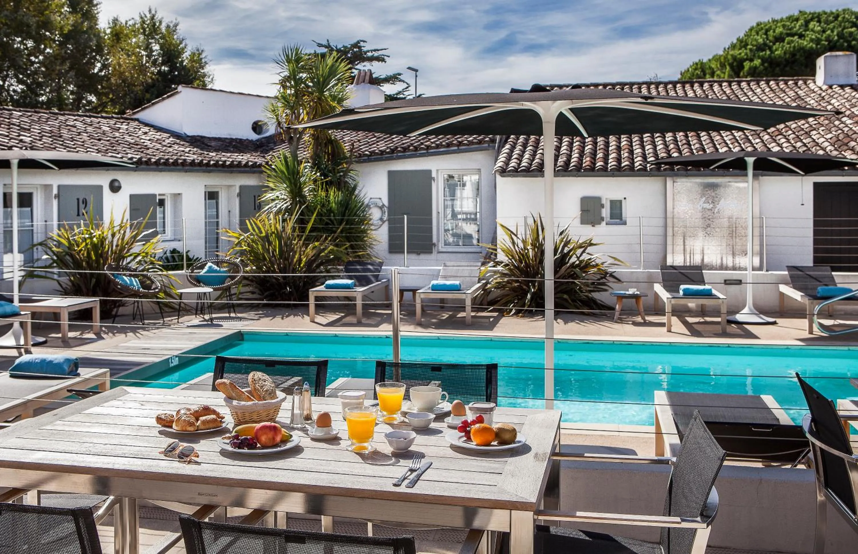 Patio in Hotel Les Bois Flottais