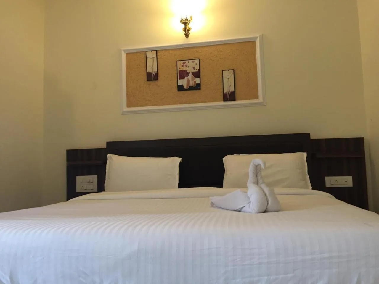 Photo of the whole room, Bed in JP Resort