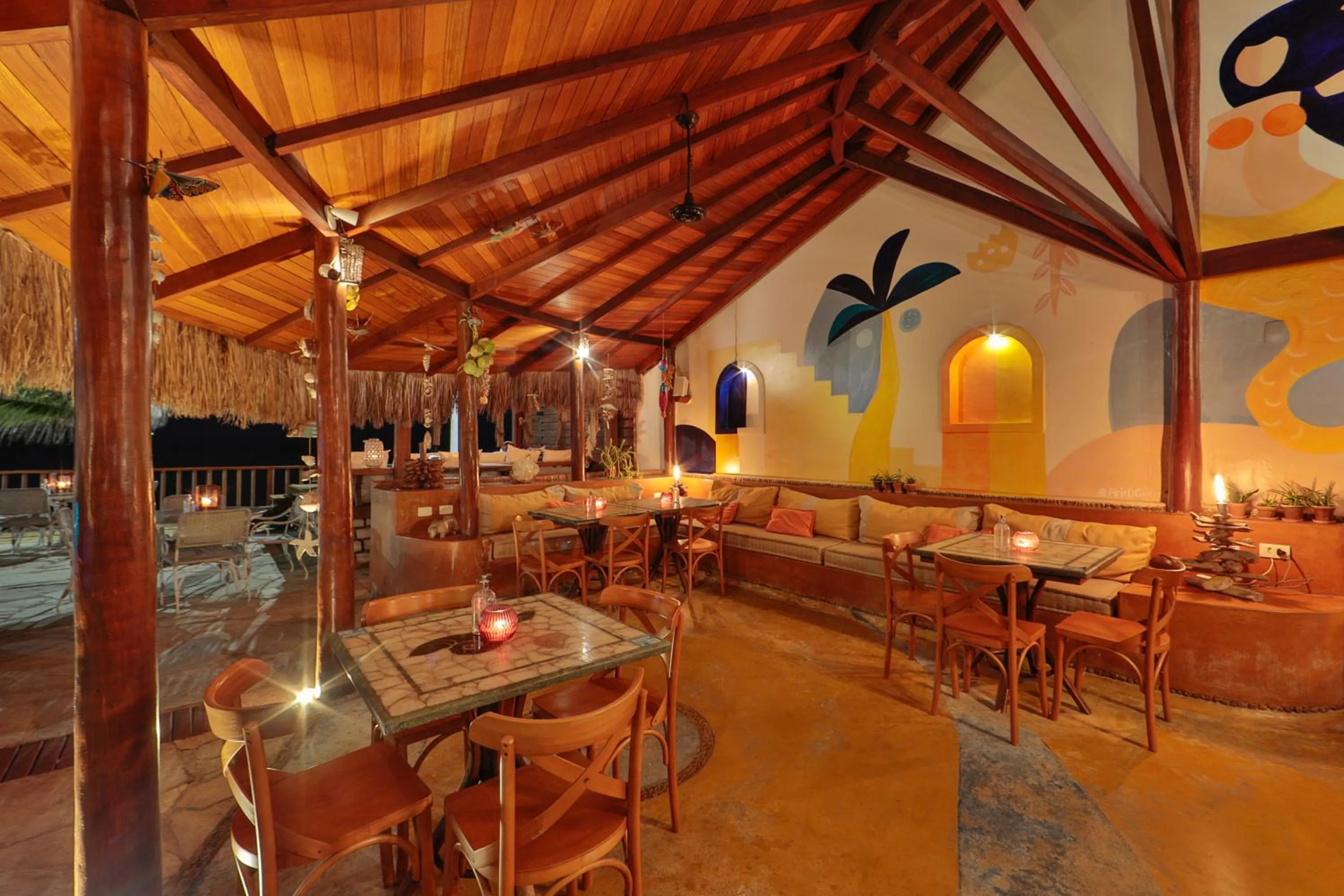 Restaurant/places to eat in Manary Praia Hotel