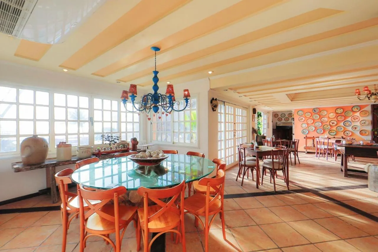 Restaurant/places to eat in Manary Praia Hotel