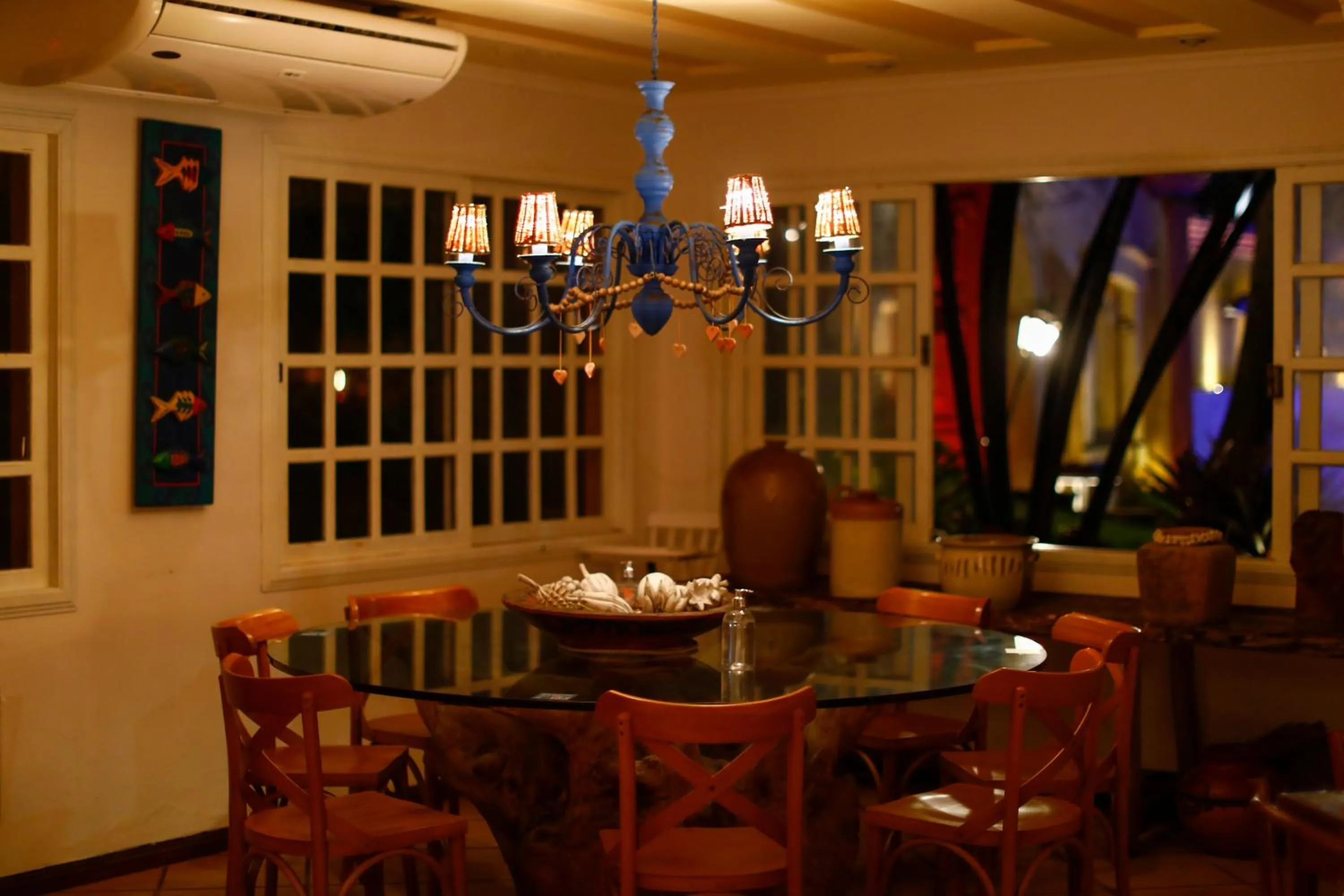 Restaurant/places to eat in Manary Praia Hotel