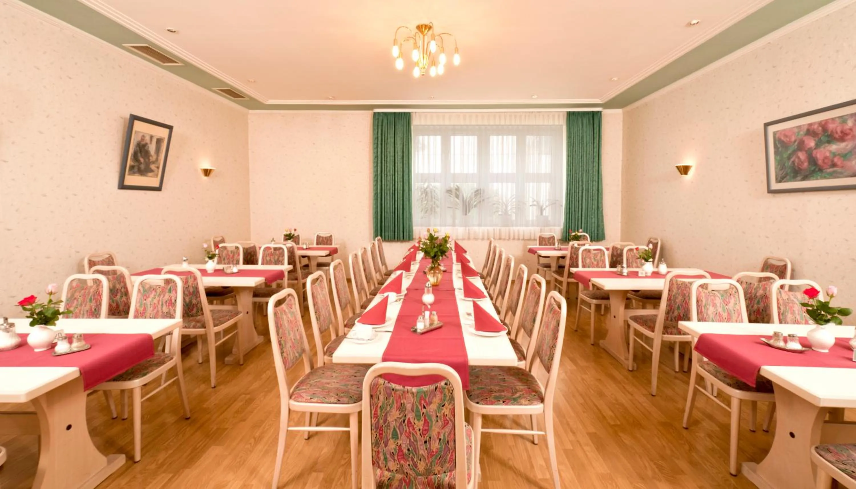 Restaurant/places to eat in Hotel Alte Post