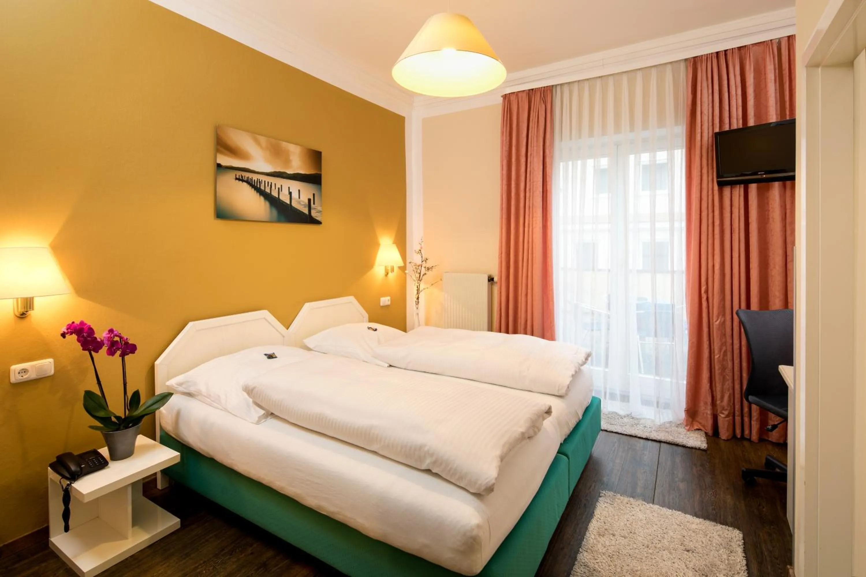 Photo of the whole room, Bed in Hotel Alte Post