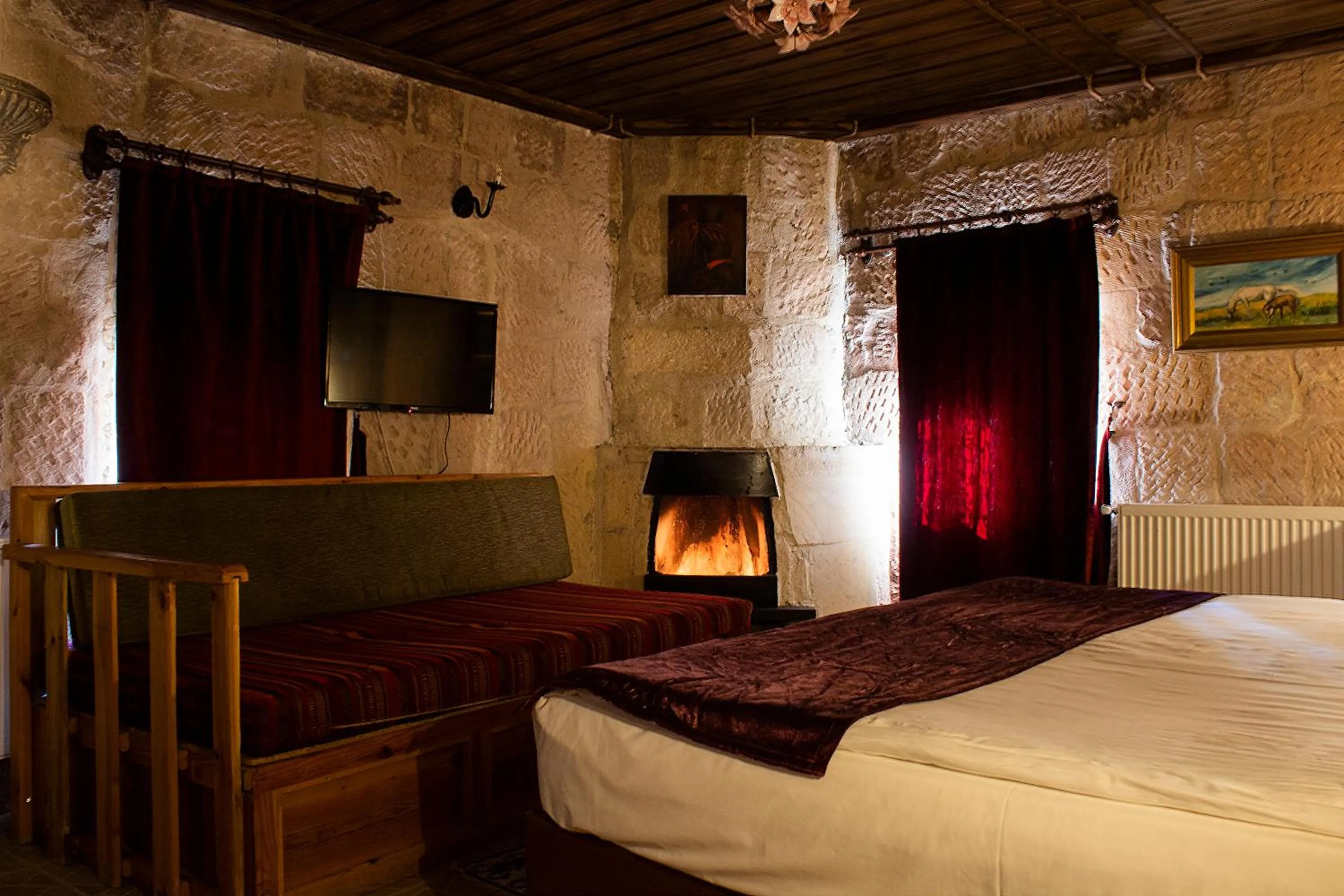 Photo of the whole room, Bed in Cave Art Hotel Cappadocia