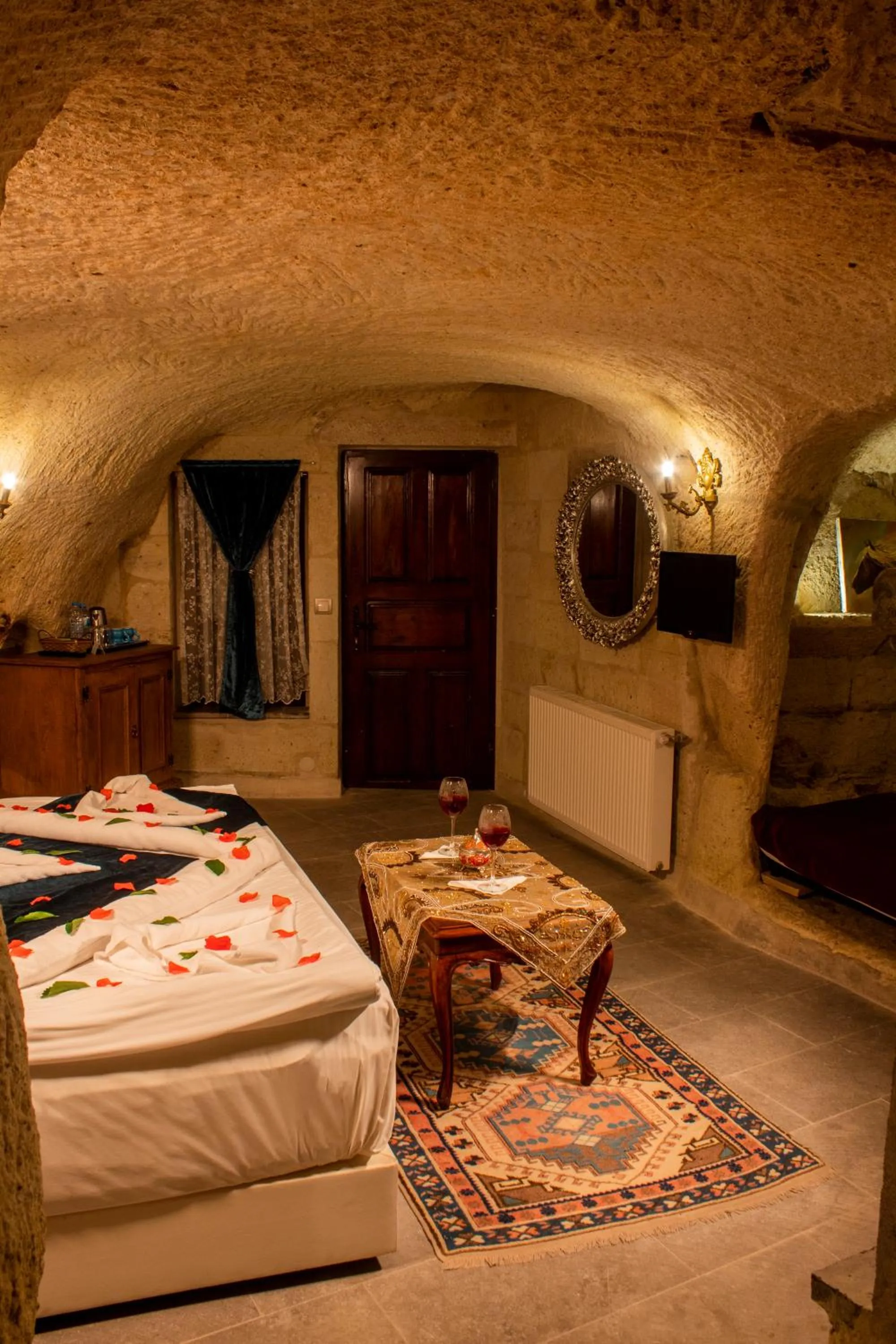 Bedroom, Bed in Cave Art Hotel Cappadocia