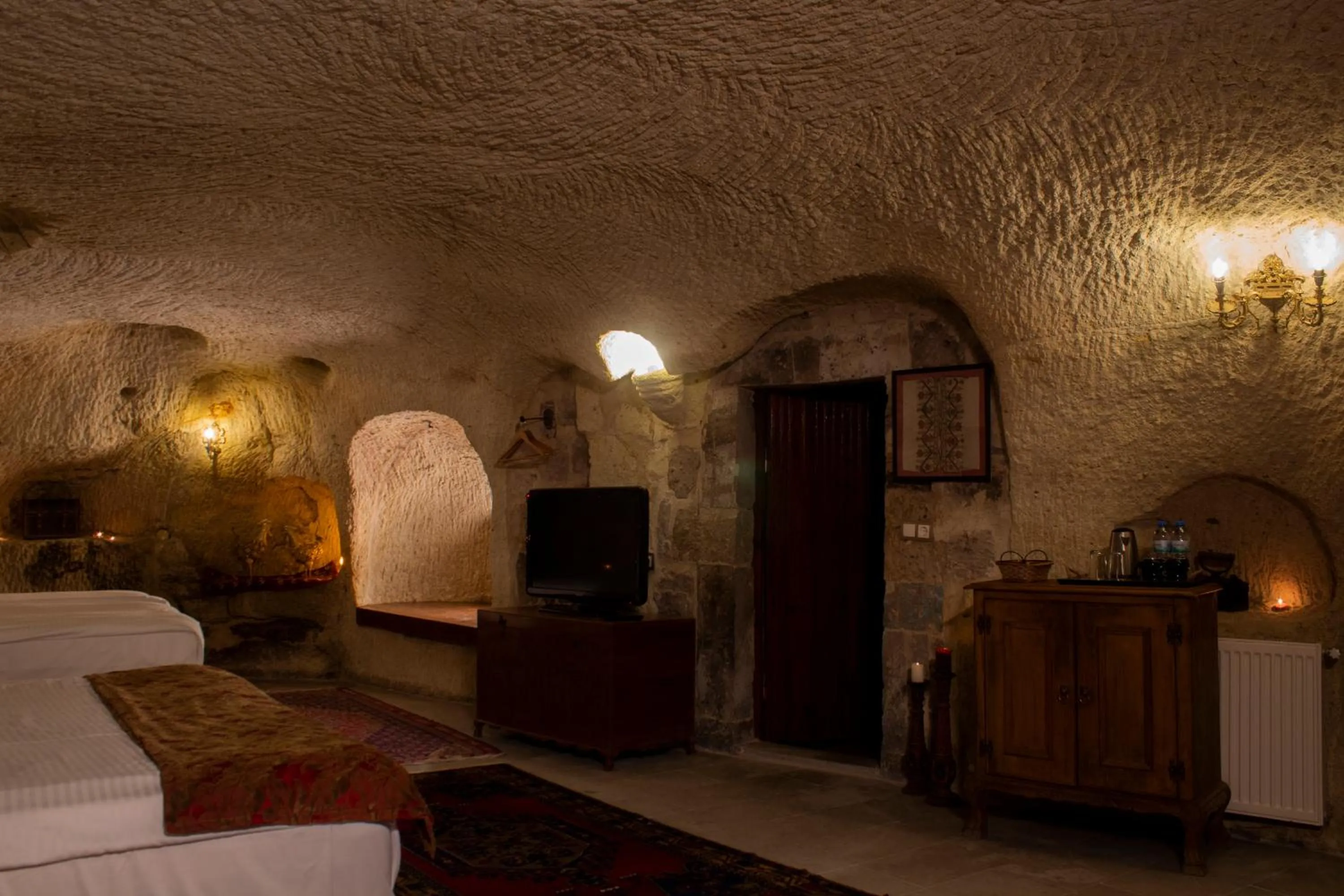 TV and multimedia, Bed in Cave Art Hotel Cappadocia