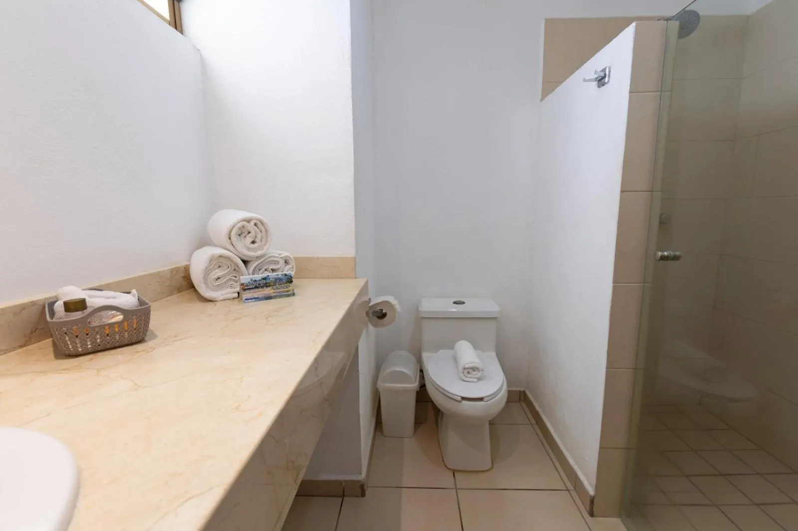 Shower in Costa Alegre Hotel & Suites