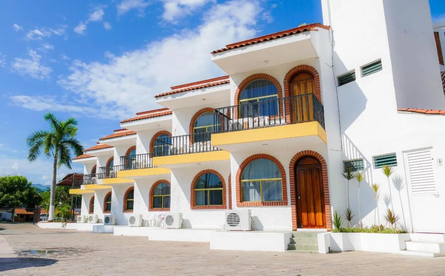 Property building in Costa Alegre Hotel & Suites