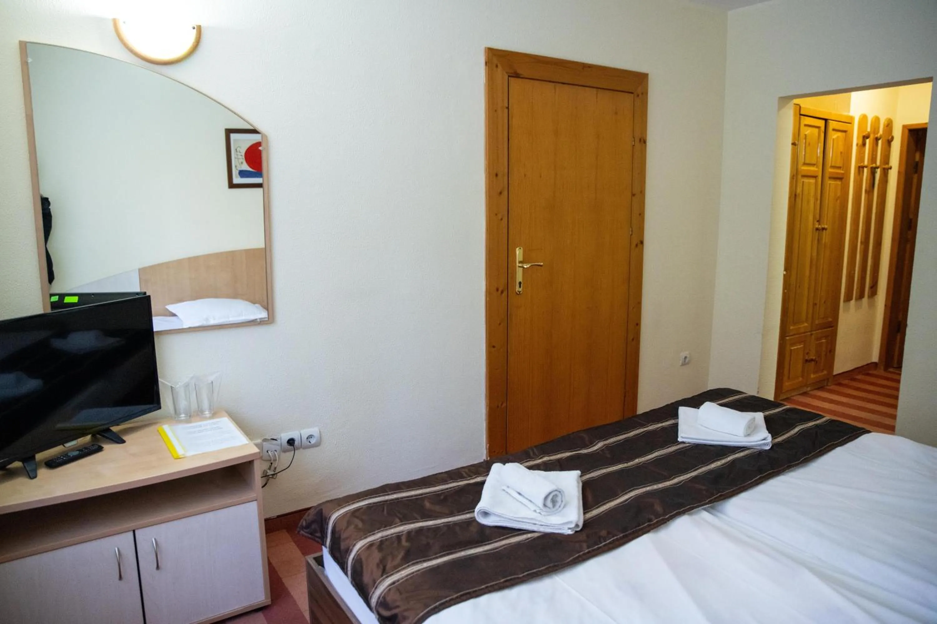 Bedroom, Bed in Hotel Borovets Edelweiss