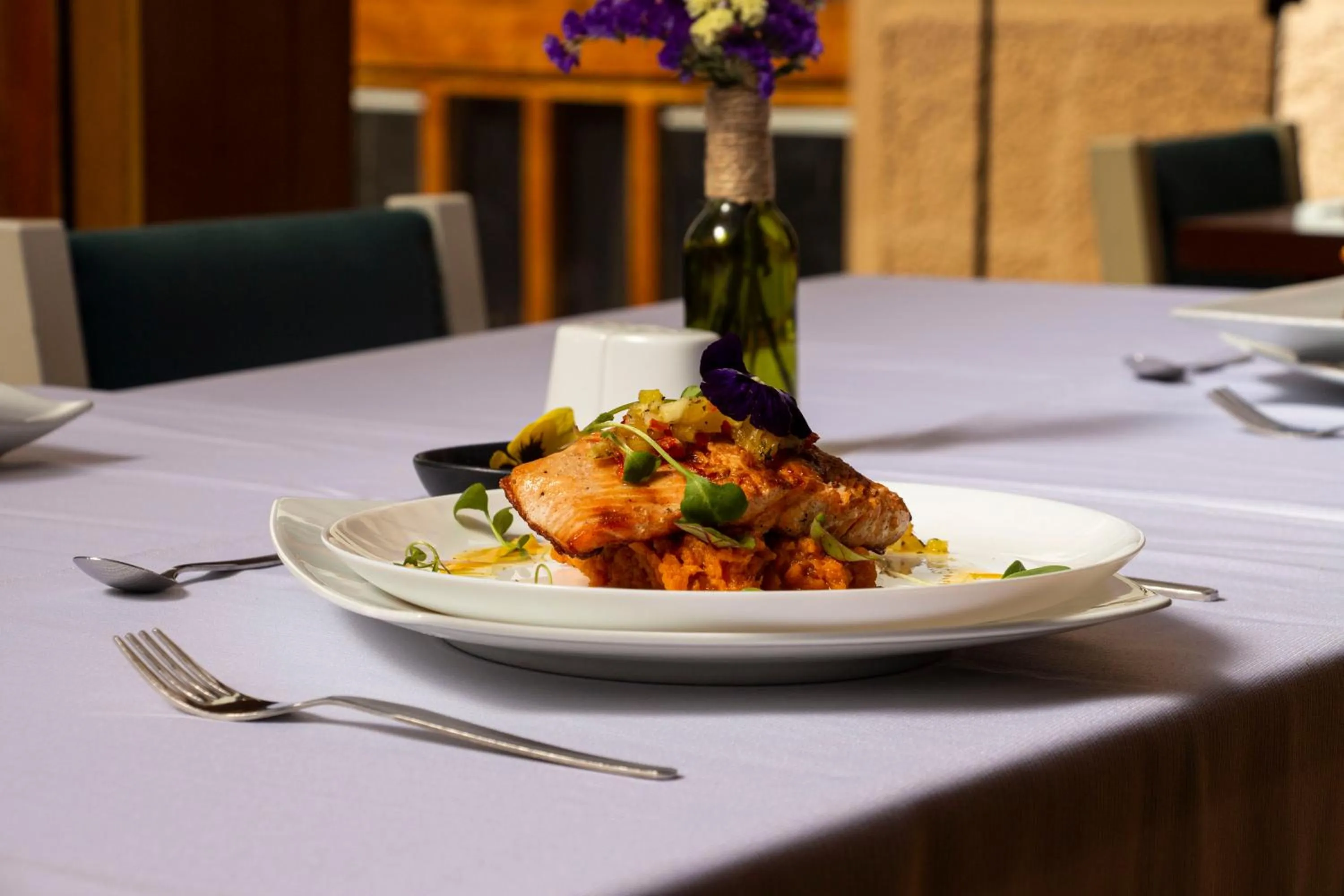 Restaurant/places to eat in Hotel Monasterio San Pedro