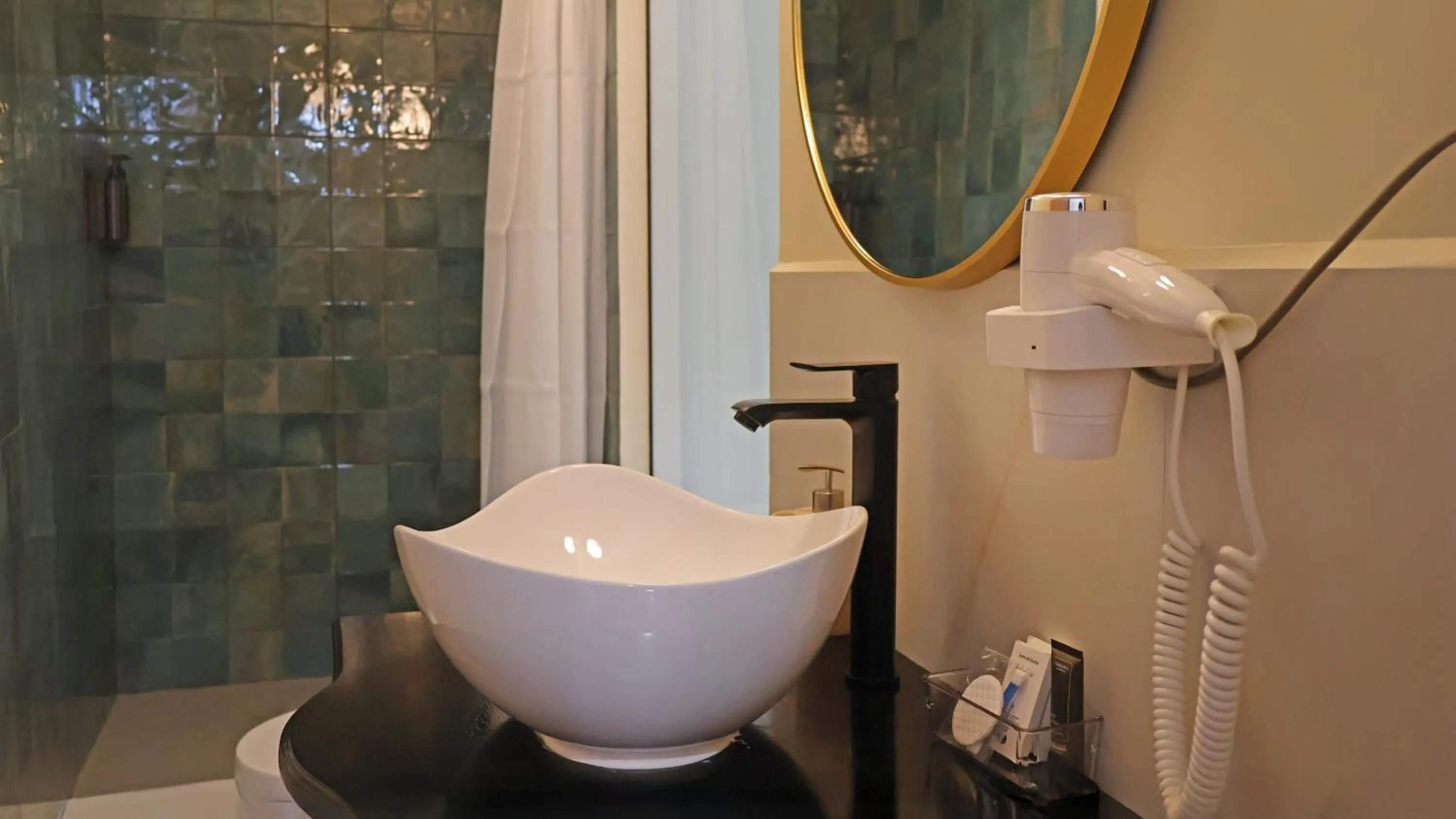 Bathroom in Hotel Monasterio San Pedro