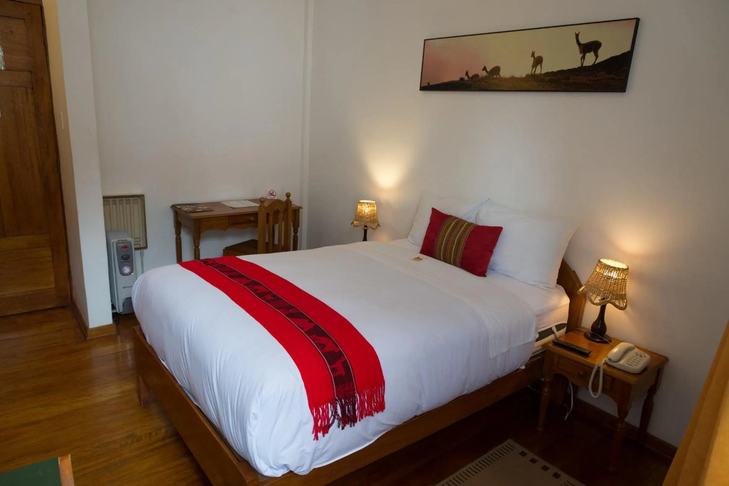 Bedroom, Bed in Hotel Monasterio San Pedro