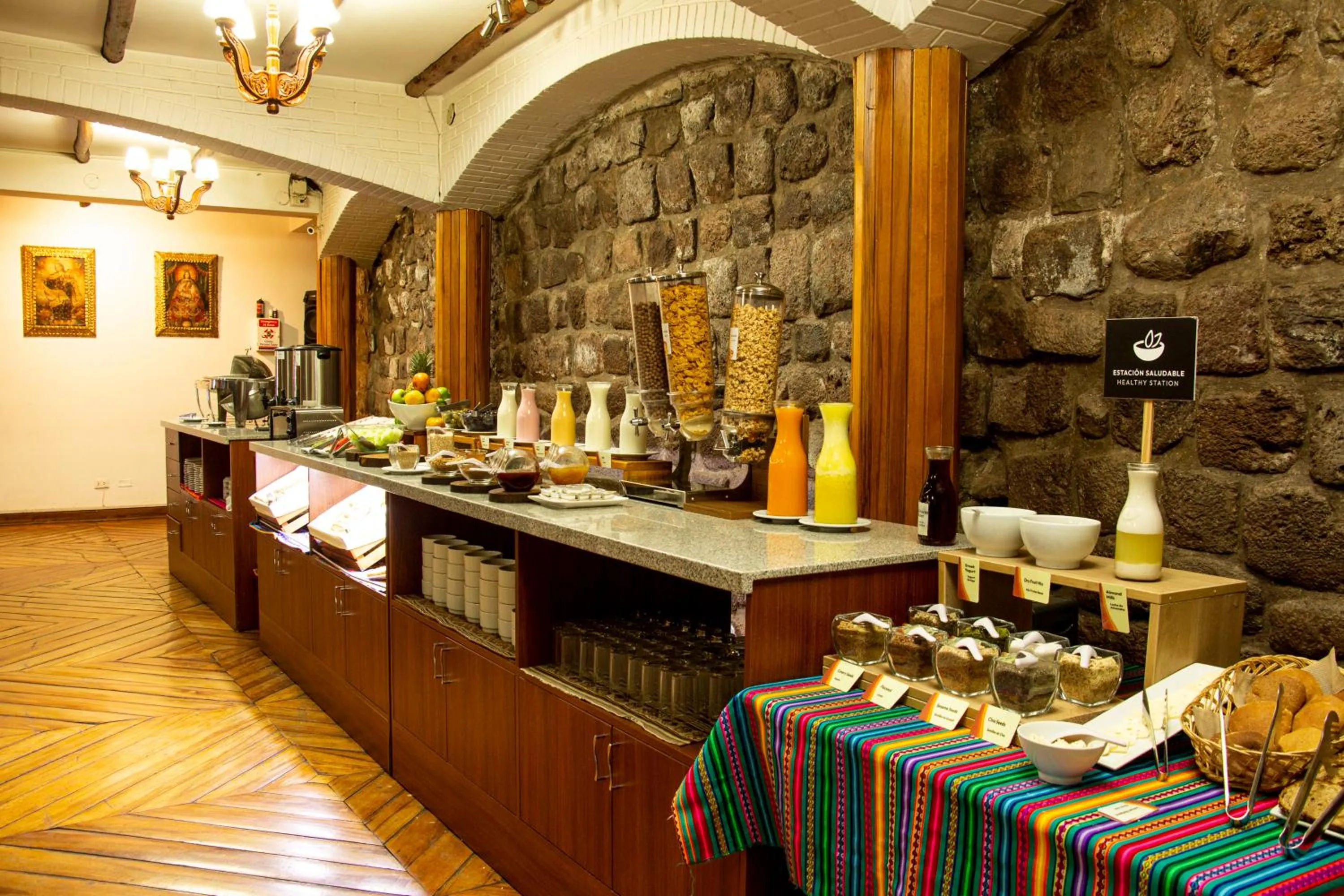Restaurant/places to eat in Hotel Monasterio San Pedro