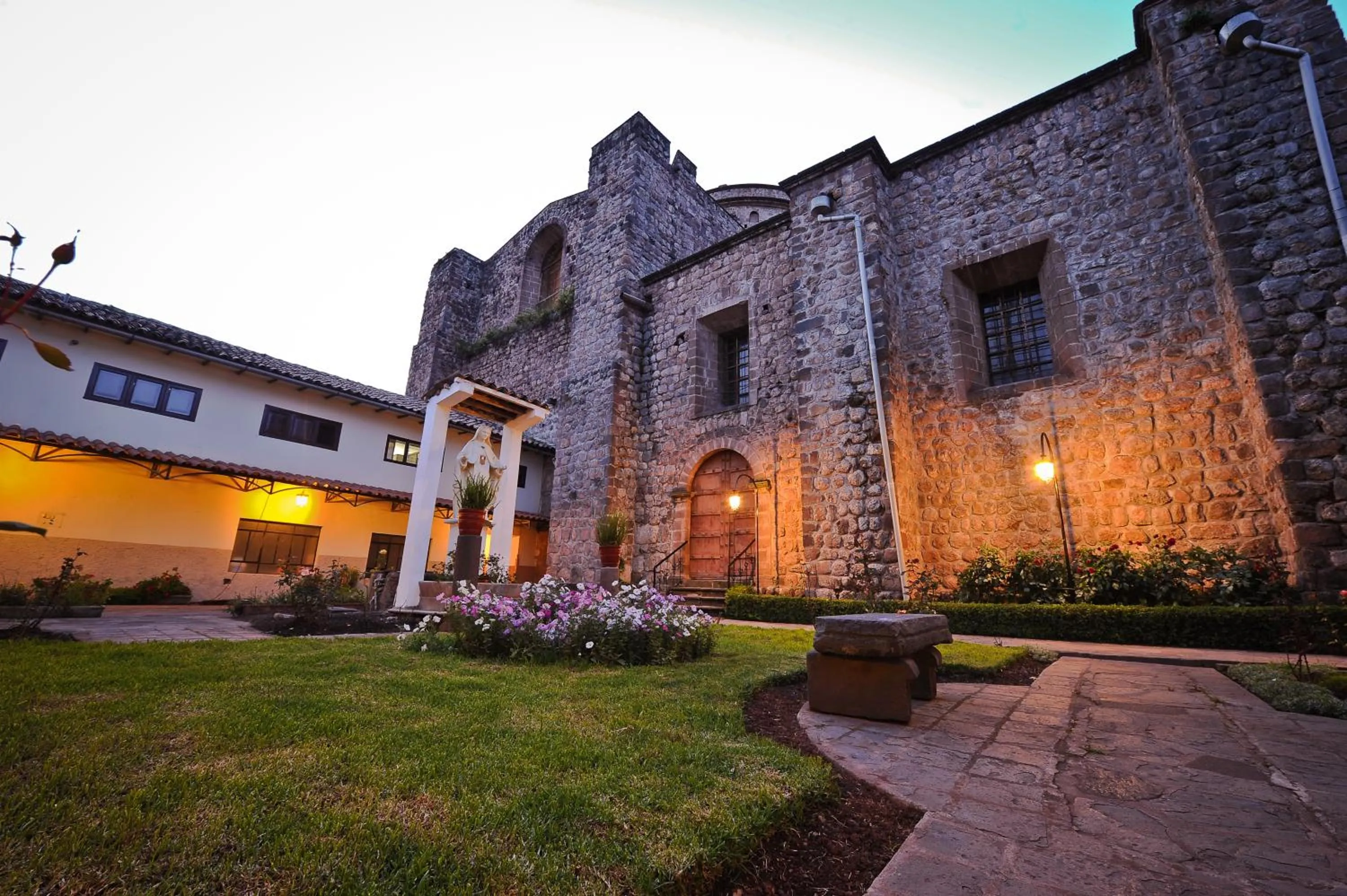 Garden in Hotel Monasterio San Pedro
