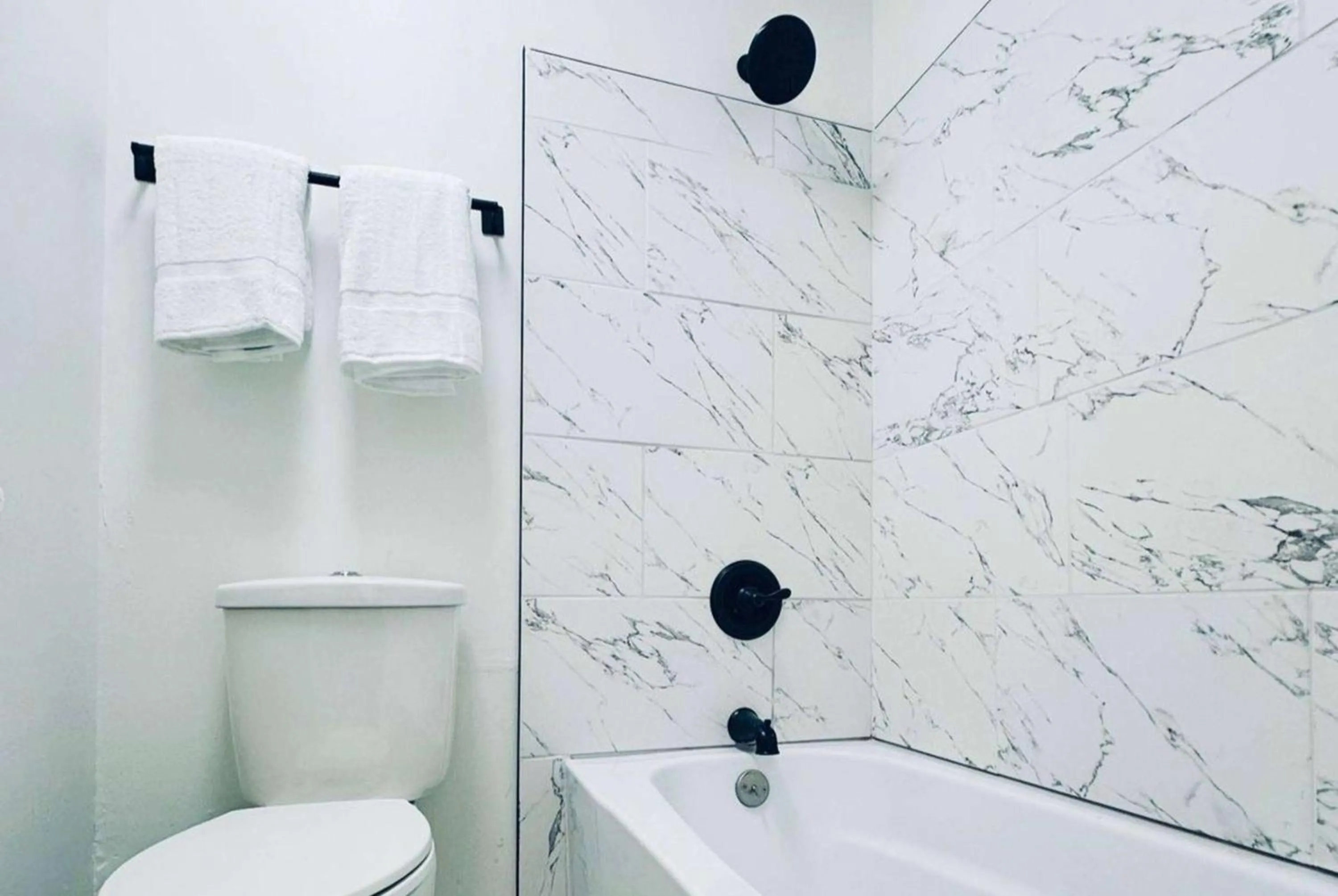 Bathroom in Baymont Inn and Suites by Wyndham Columbus / Near OSU