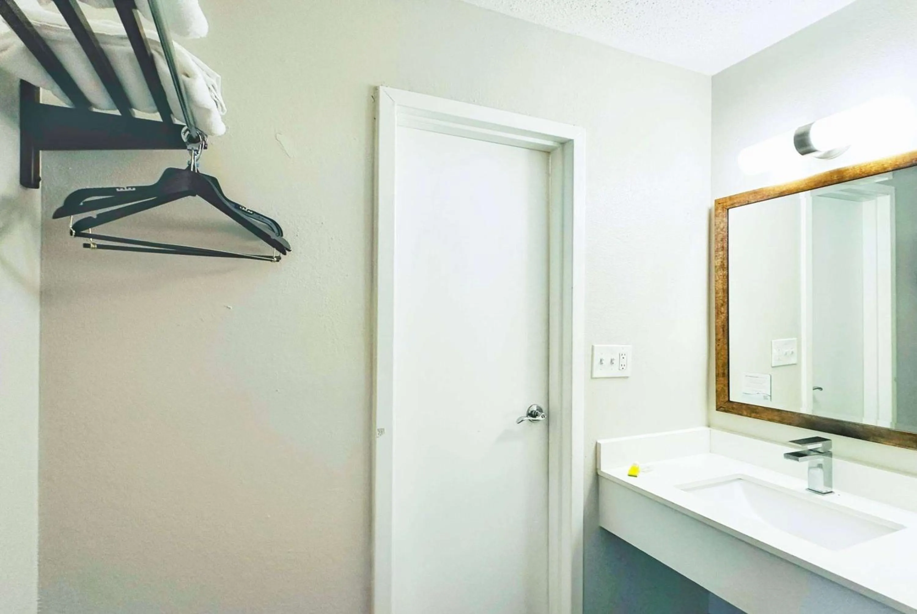 Bathroom in Baymont Inn and Suites by Wyndham Columbus / Near OSU