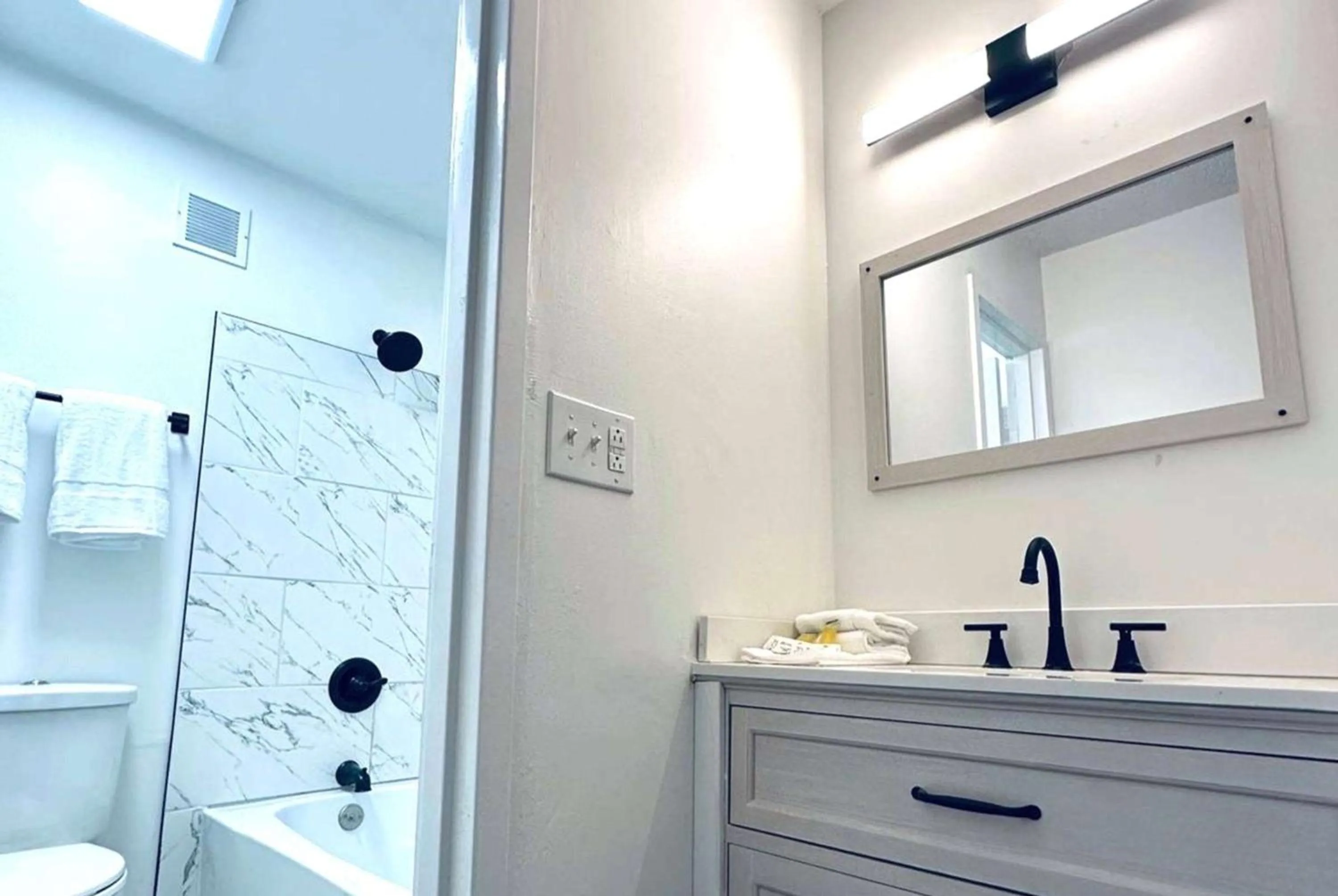 Bathroom in Baymont Inn and Suites by Wyndham Columbus / Near OSU