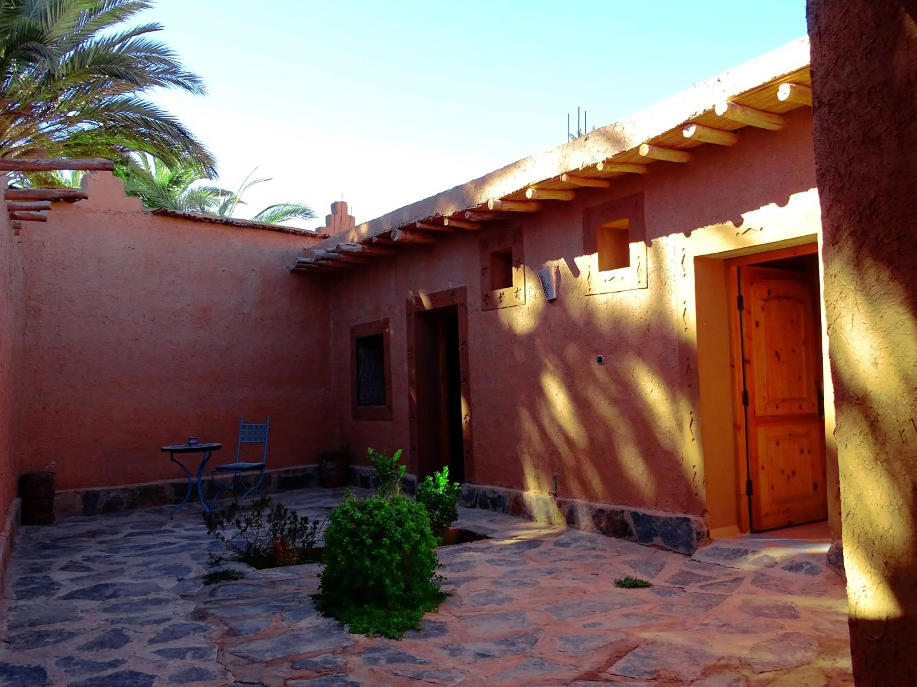 Communal lounge/ TV room in Maison Nomades
