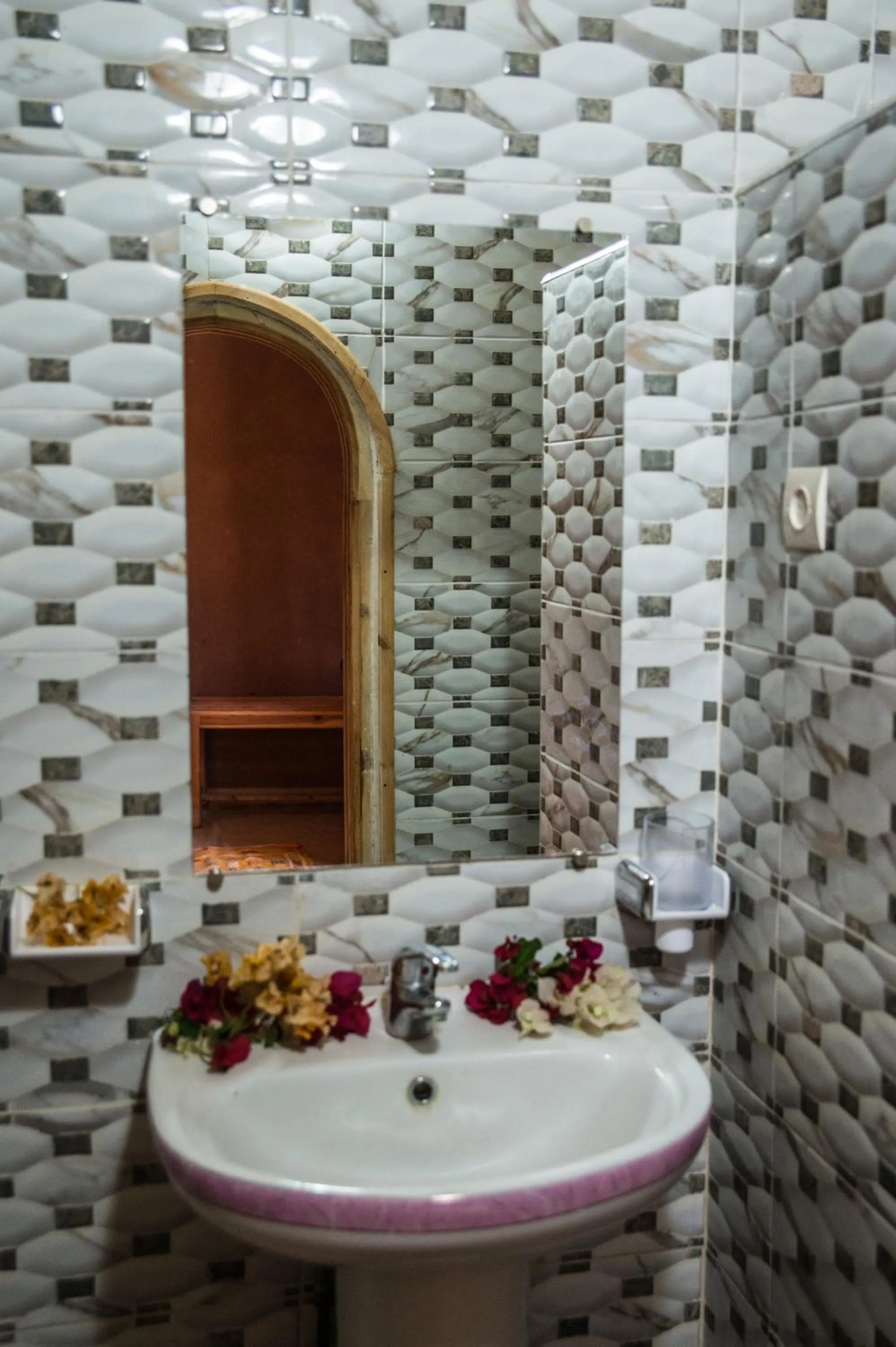 Shower in Maison Nomades