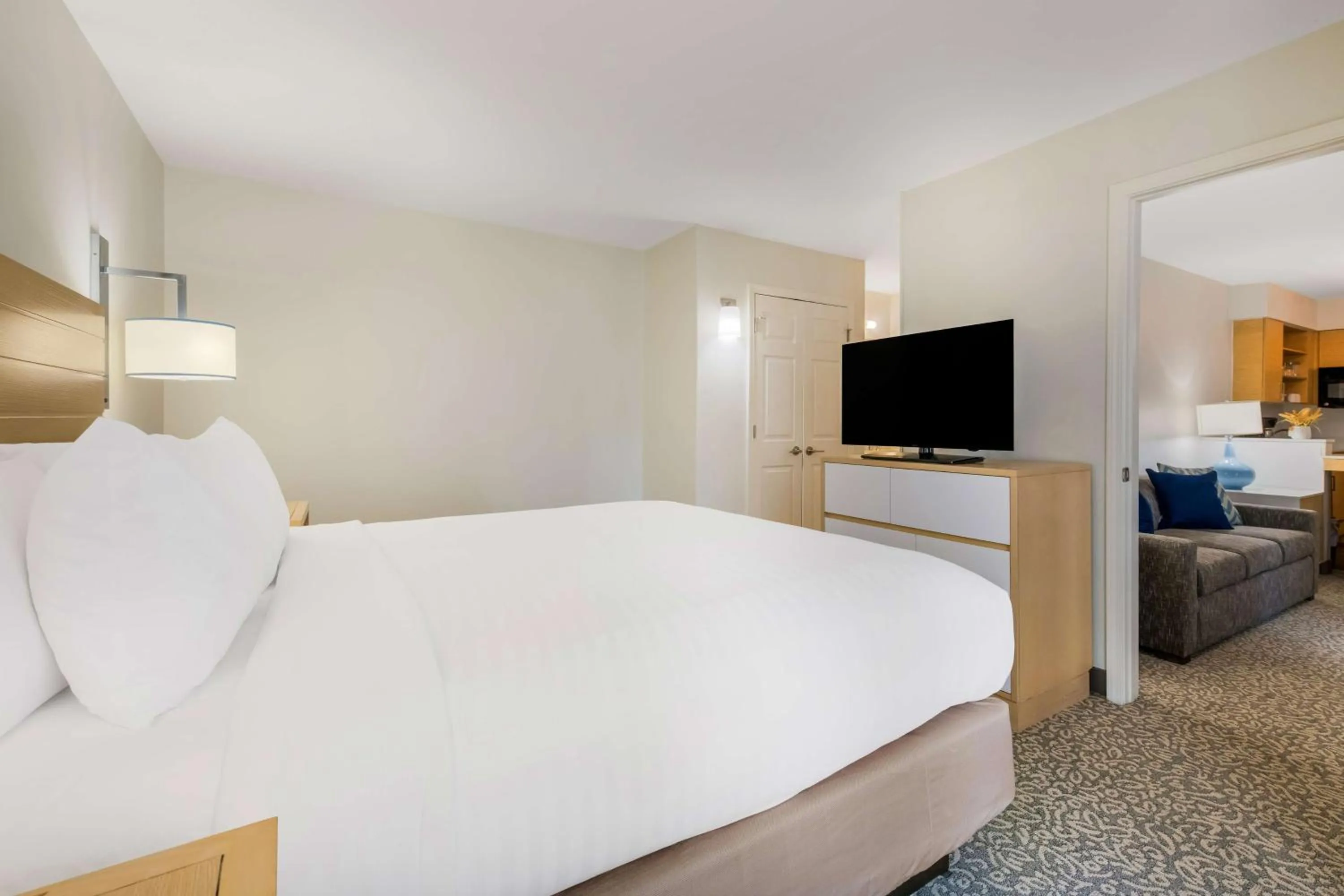 Bedroom, Bed in Sonesta ES Suites Charlotte Arrowood