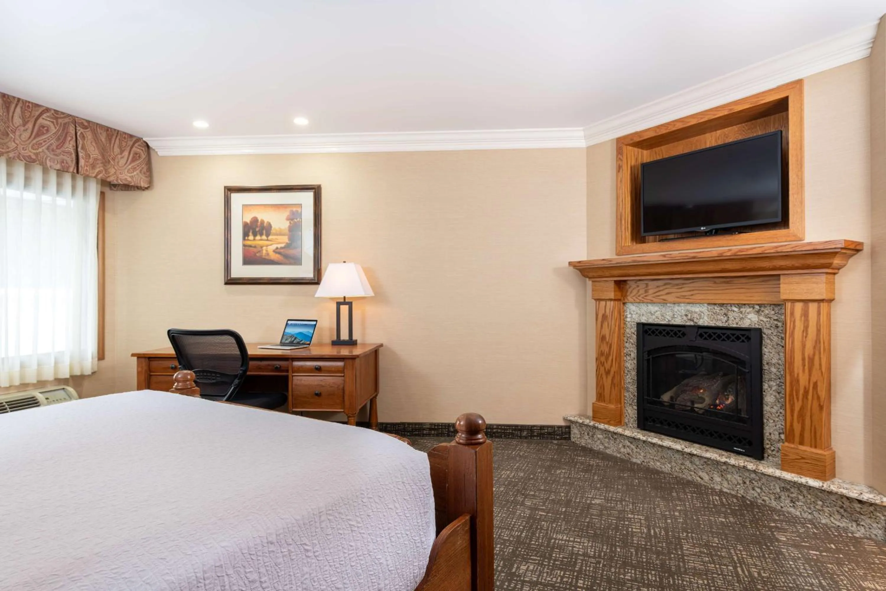 Bedroom, Bed in Best Western Plus Waterbury - Stowe