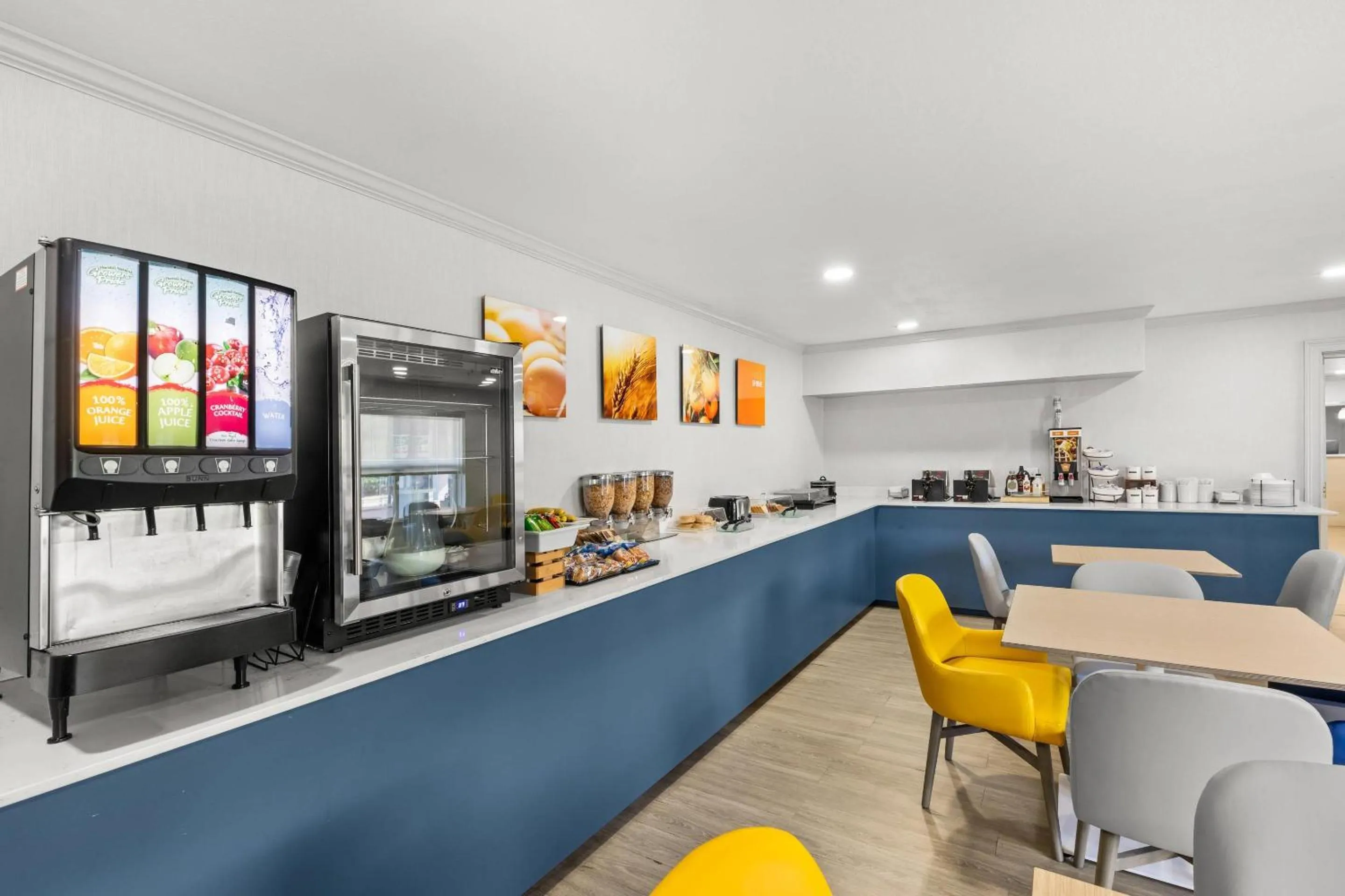 Breakfast in Comfort Inn & Suites Rome South