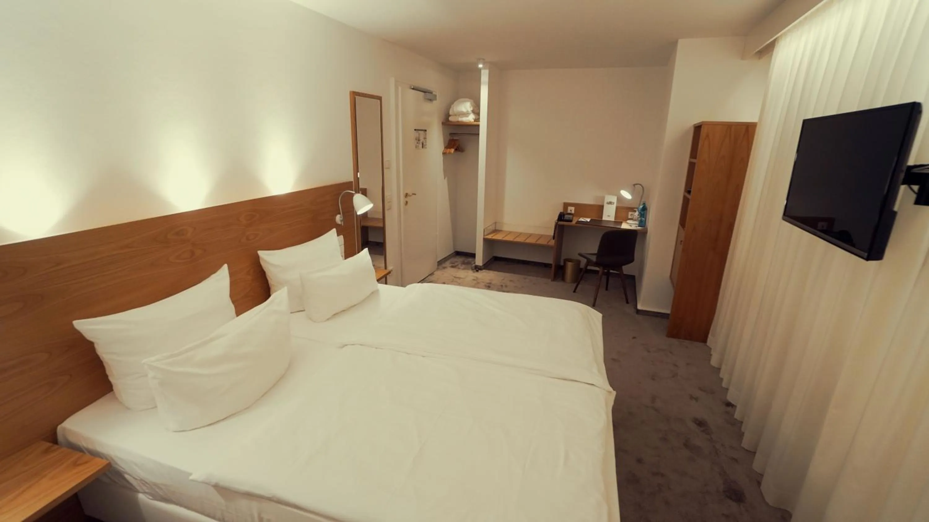 Bedroom, Bed in Hotel Adler Asperg