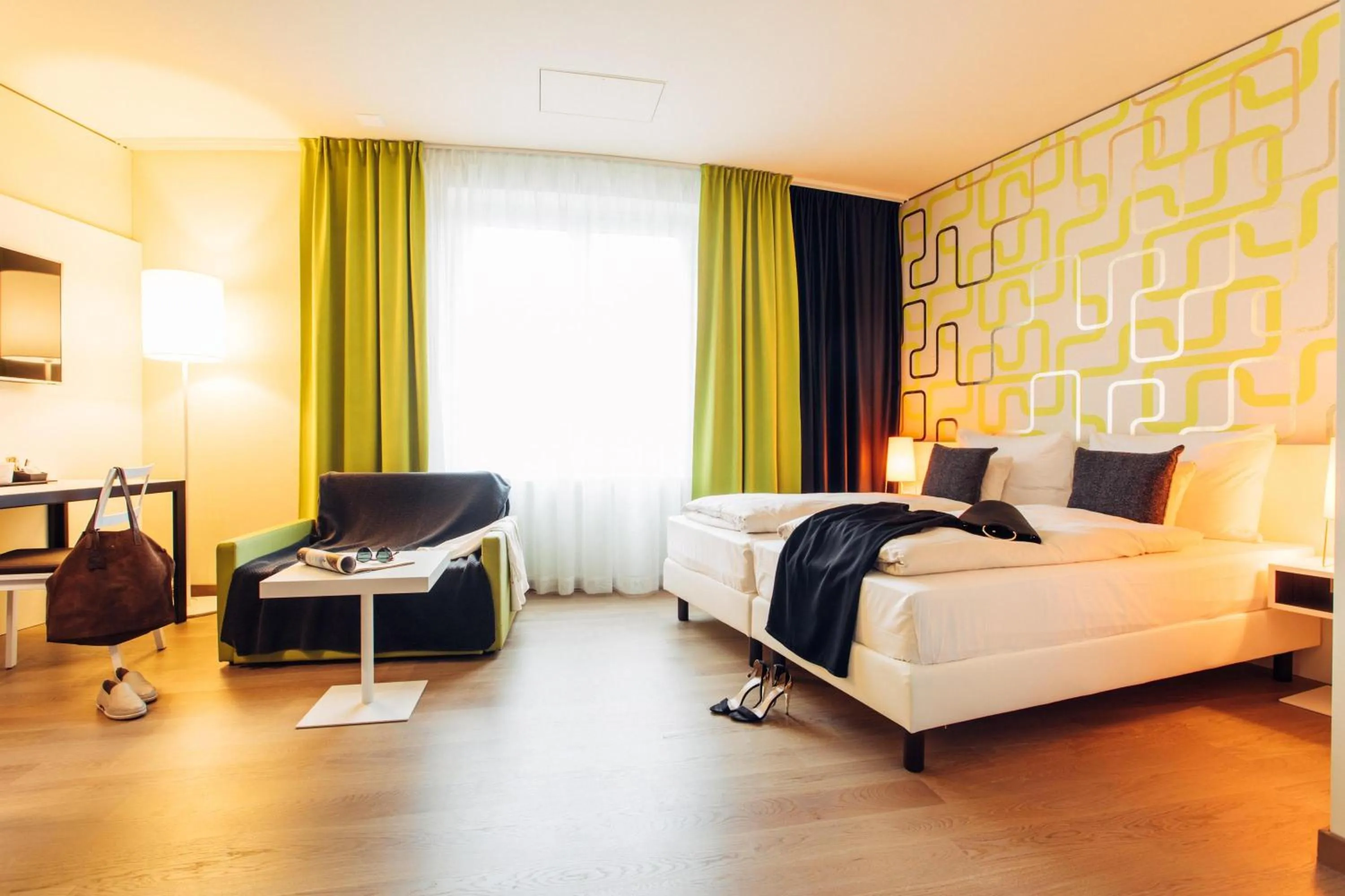 Photo of the whole room, Bed in harry's home Zürich-Wallisellen