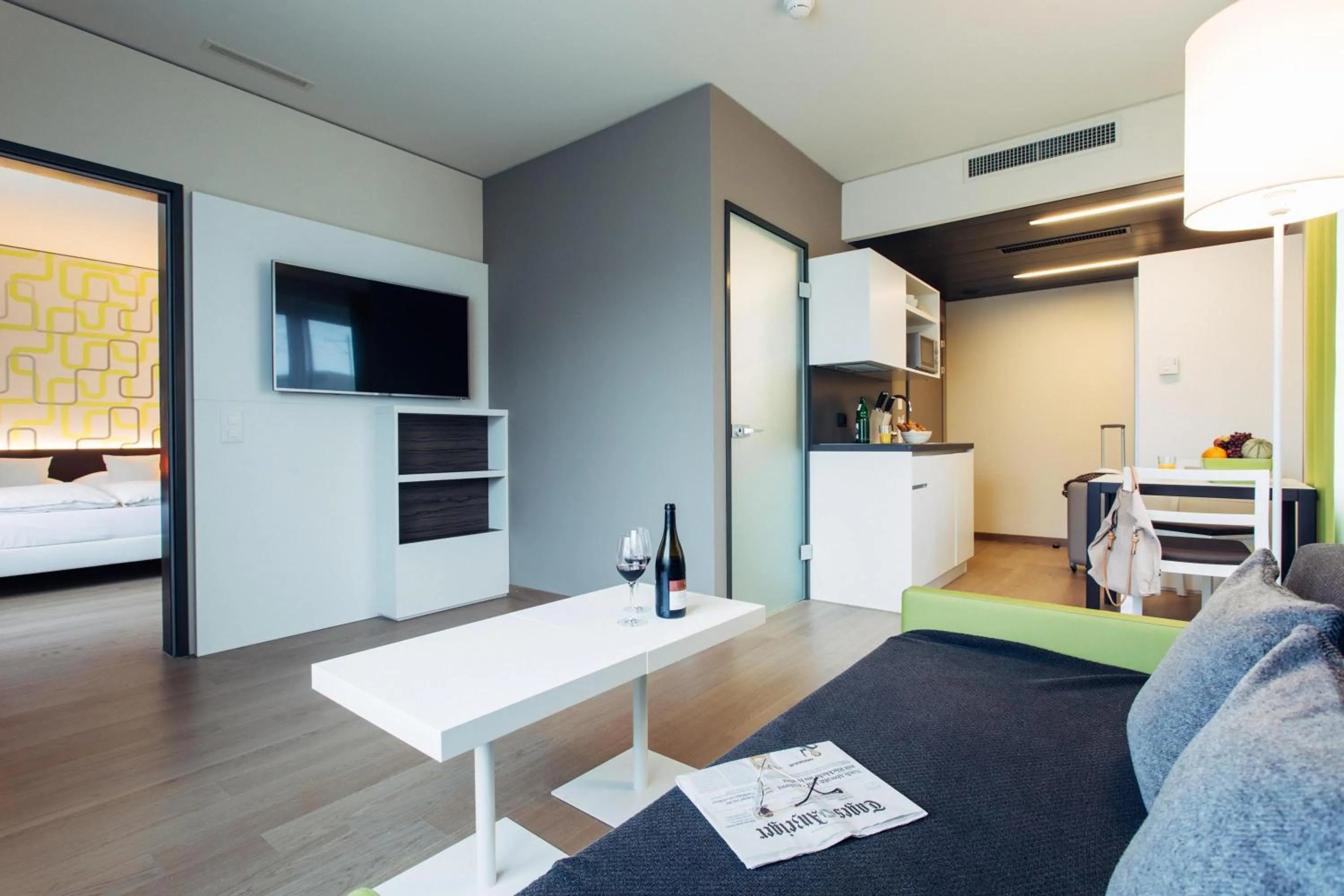 Photo of the whole room in harry's home Zürich-Wallisellen