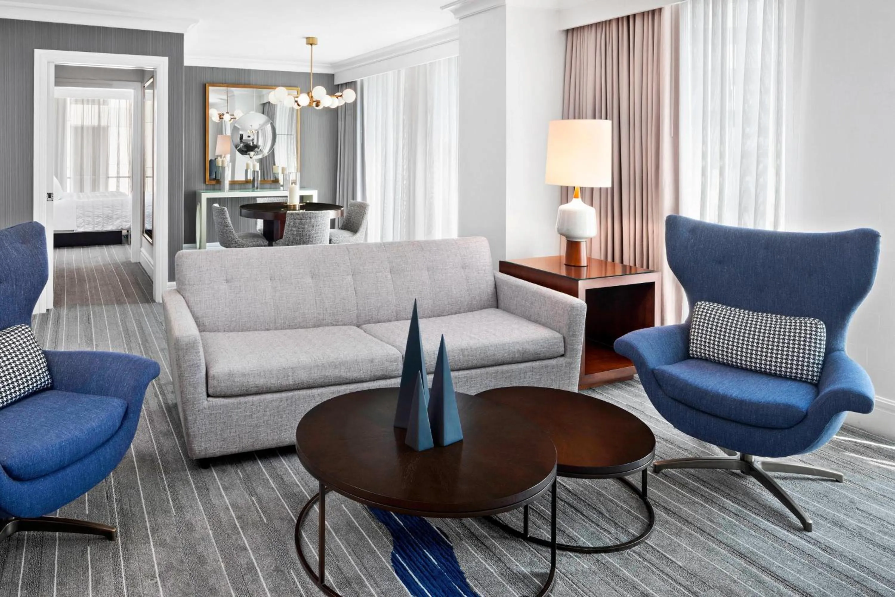 Living room in Le Meridien Arlington