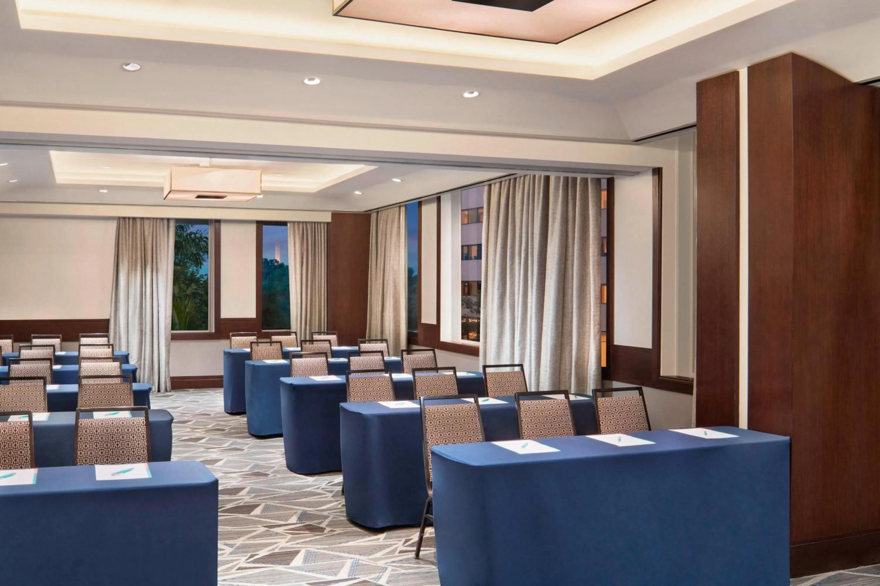 Meeting/conference room in Le Meridien Arlington