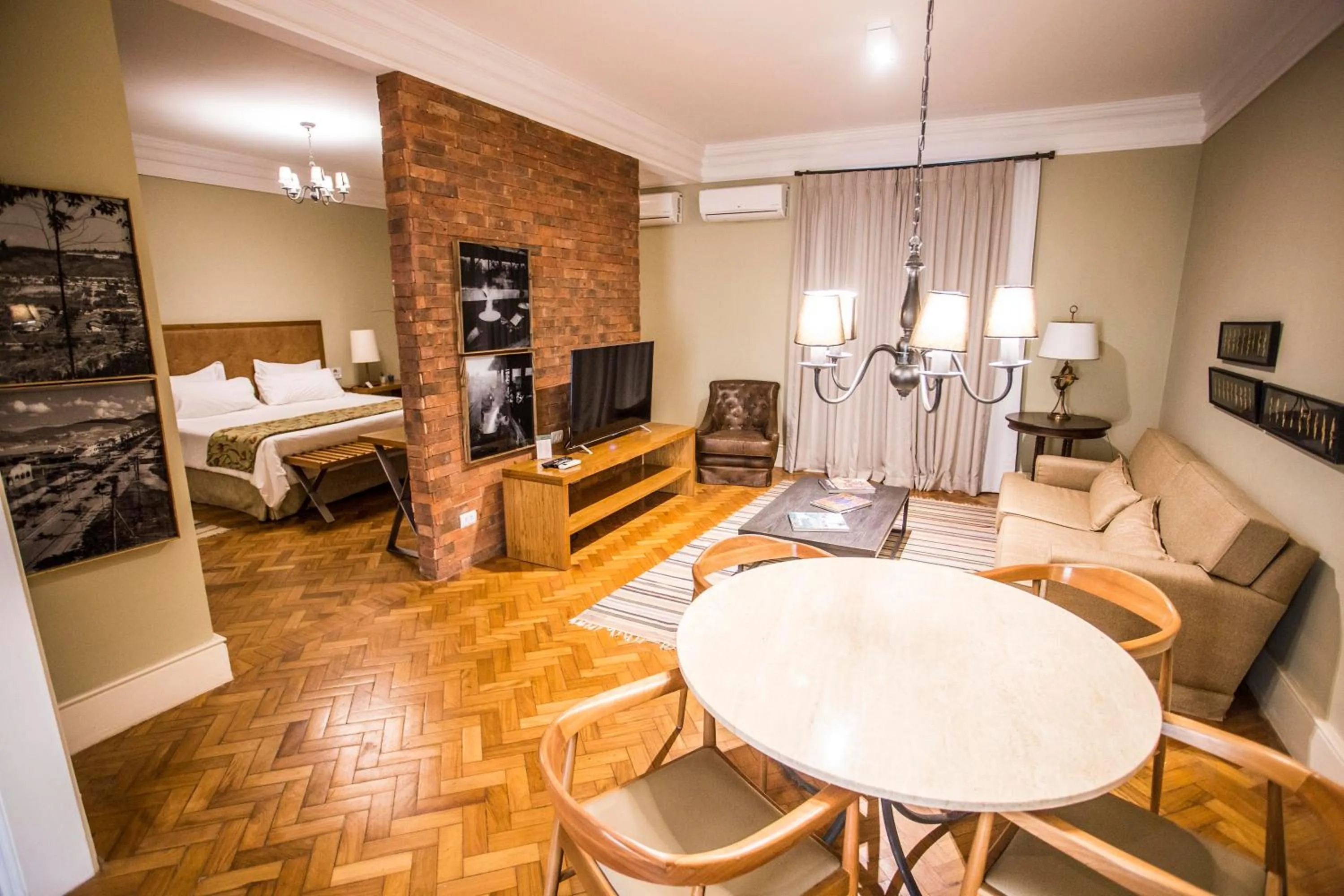 Property building, Bed in Hotel Escola Bela Vista