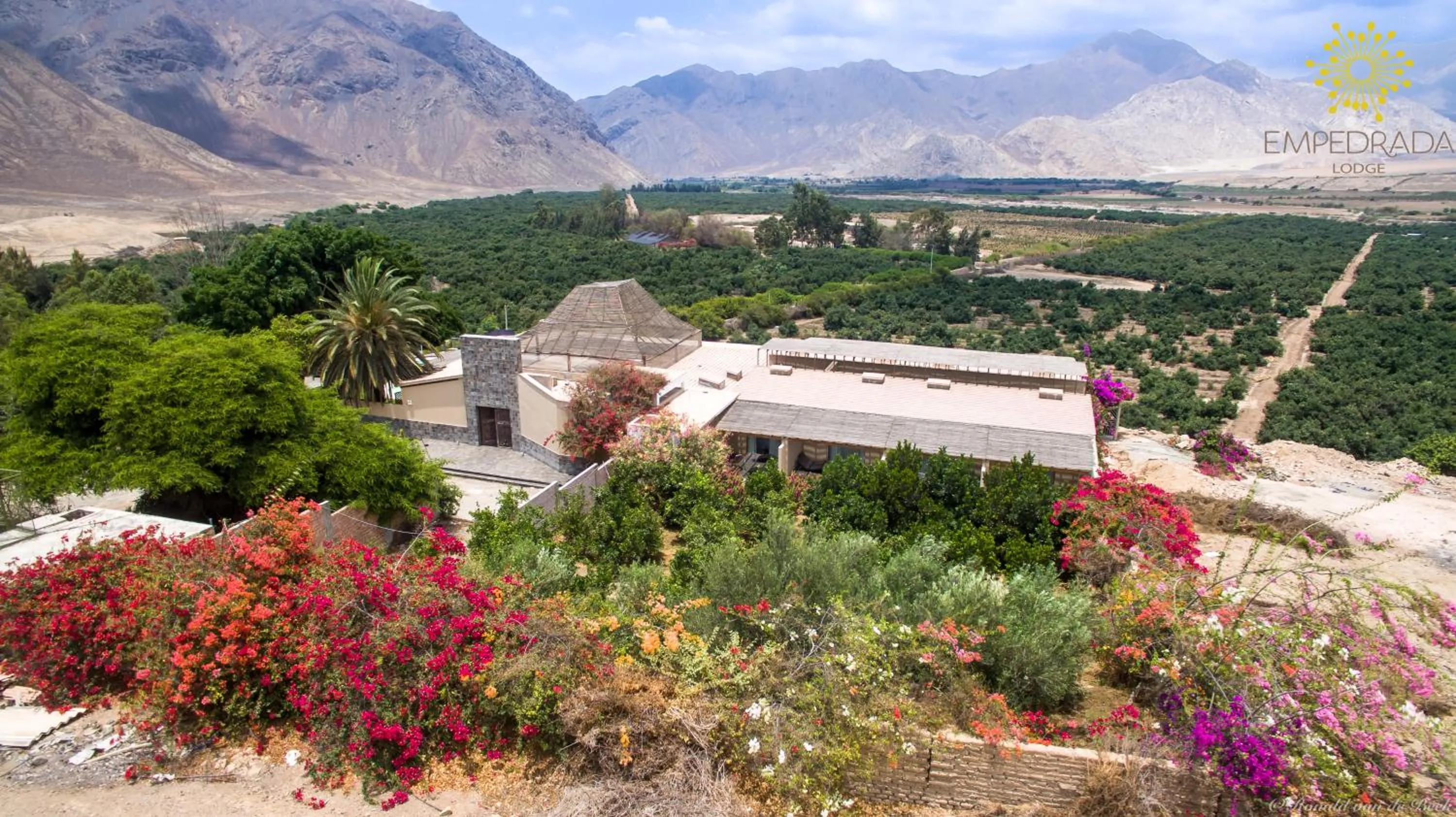 Facade/entrance in Empedrada Ranch & Lodge - Hotel Asociado Casa Andina